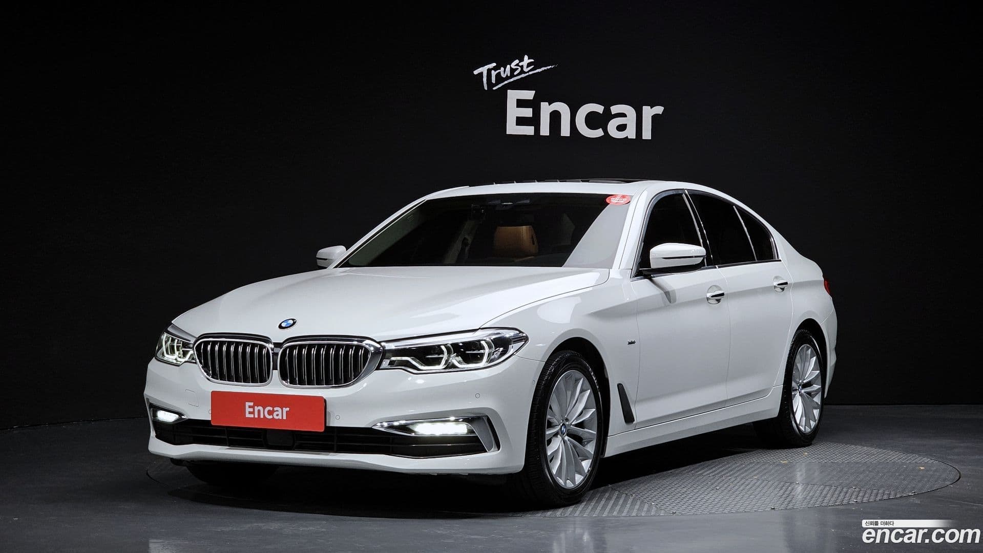 Main__Slider__Photo:5-Series BMW 2018.0-0