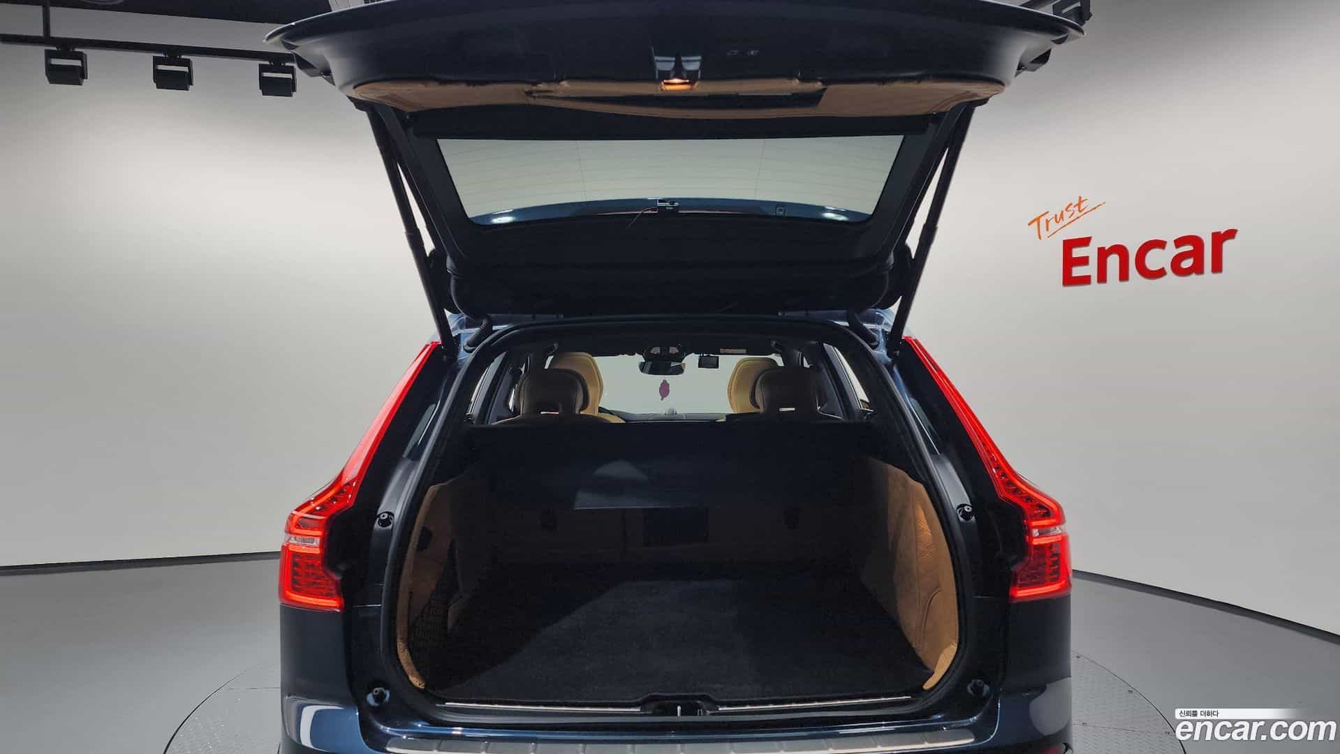 XC60 Volvo 2024.9-OPTION-024