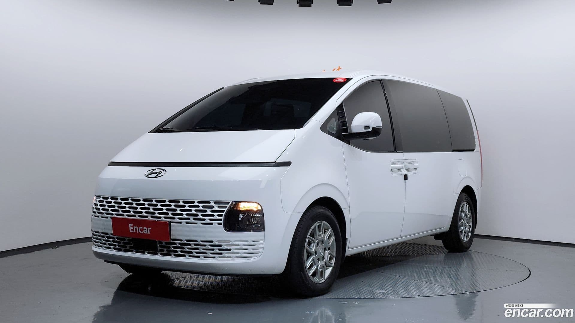 Main__Slider__Photo:Staria Hyundai 2024.1-0