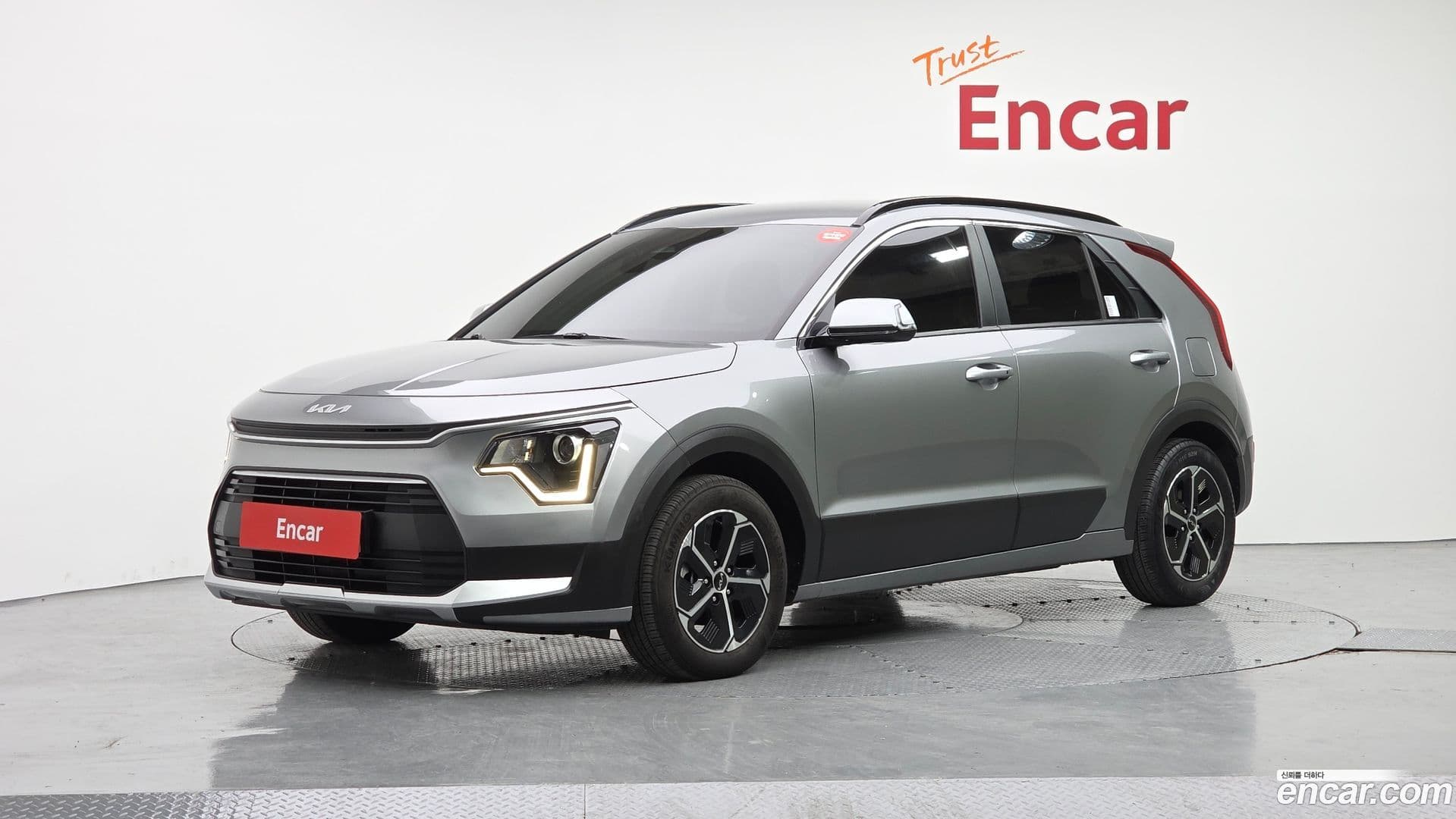 Main__Slider__Photo:Niro Kia 2022.10-0