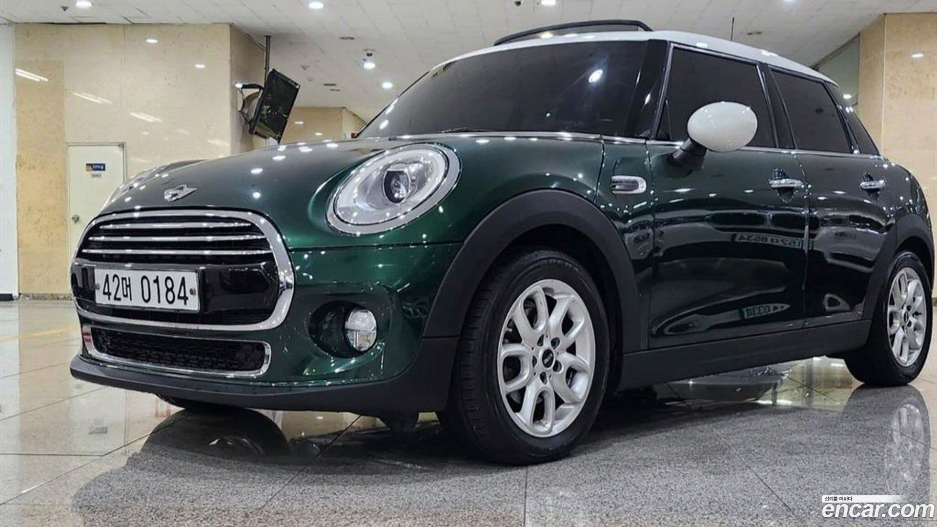 Main__Slider__Photo:Cooper Mini 2016.0-0