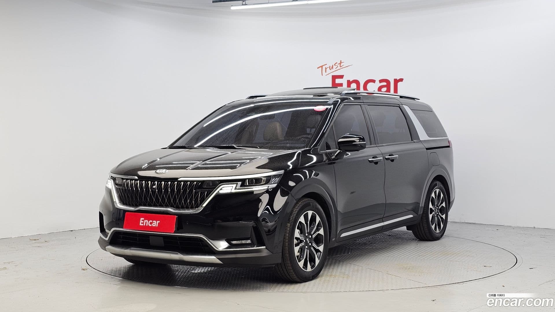 Main__Slider__Photo:Canival Kia 2020.9-0