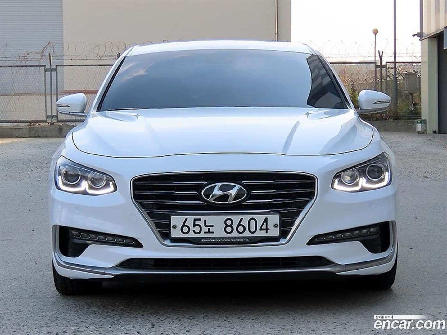 Main__Slider__Photo:Grandeur Hyundai 2017.6-0