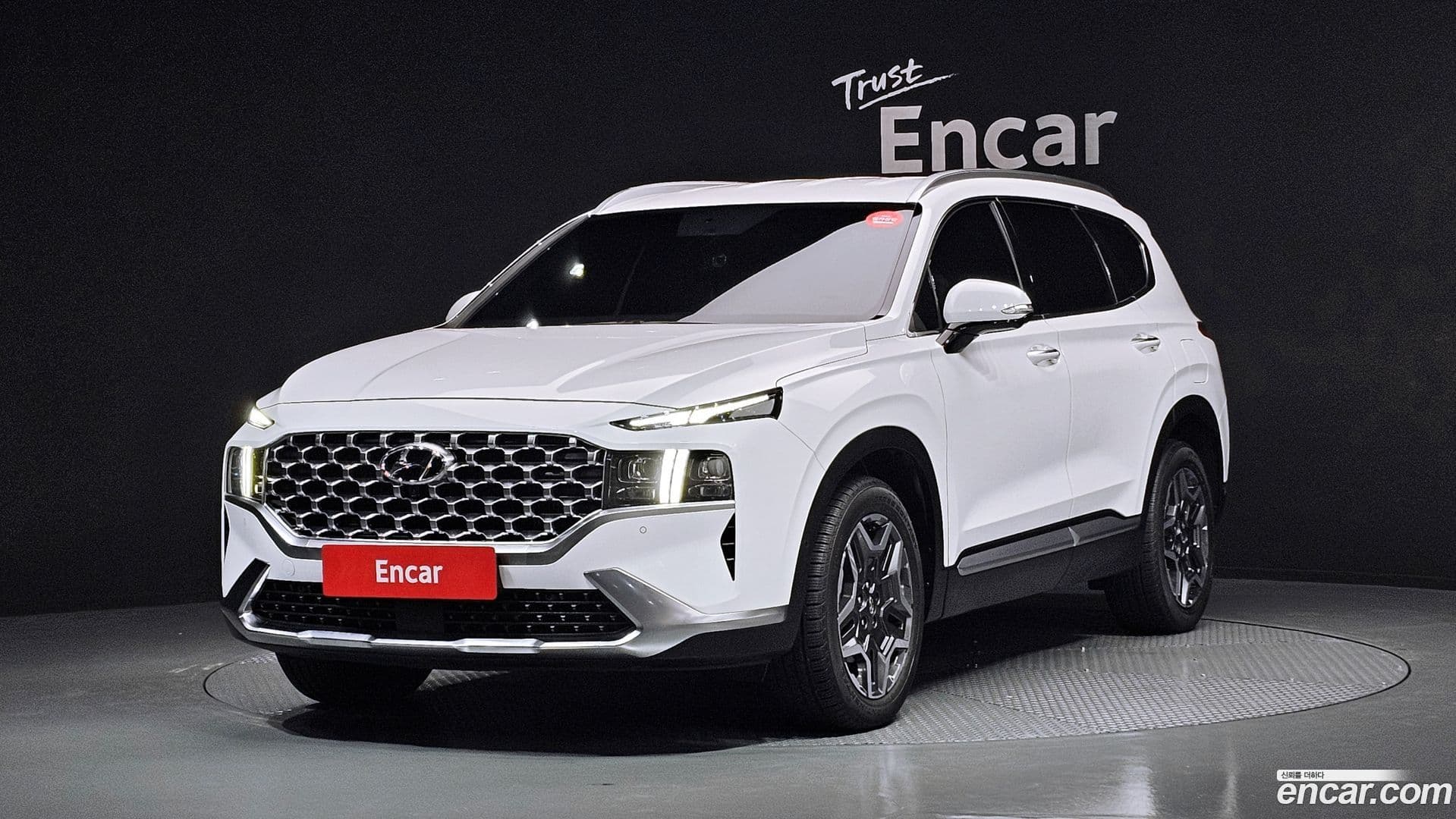 Main__Slider__Photo:Santafe Hyundai 2021.8-0