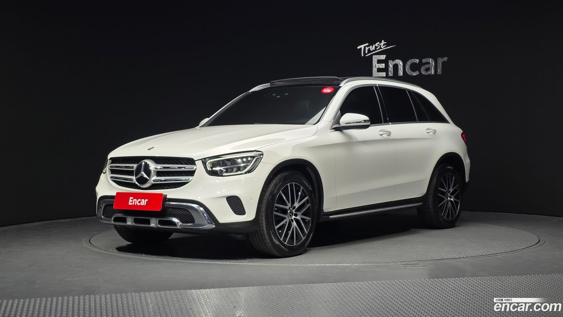 Main__Slider__Photo:GLC-Class Mercedes-Benz 2020.2-0