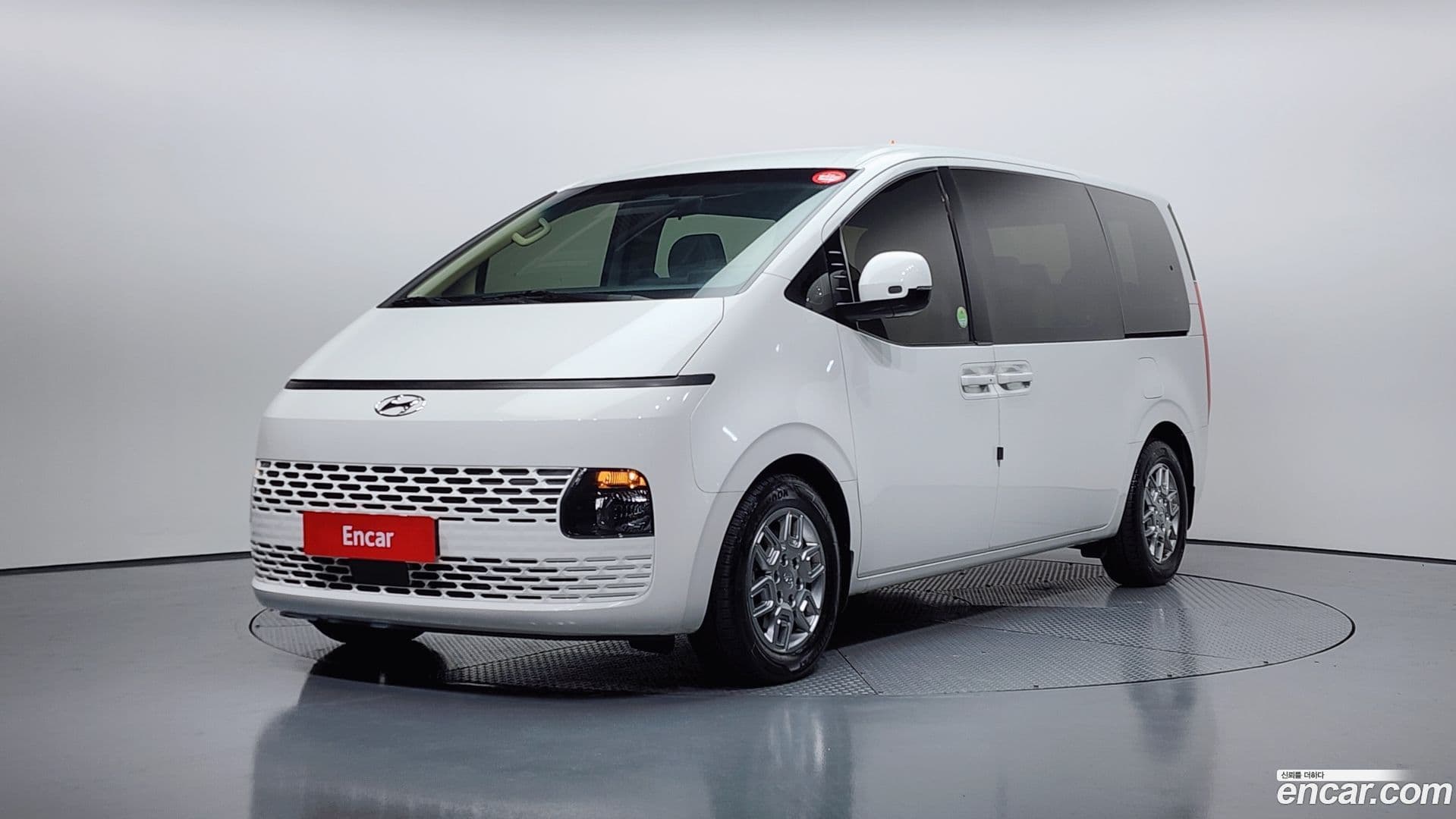 Main__Slider__Photo:Staria Hyundai 2021.6-0
