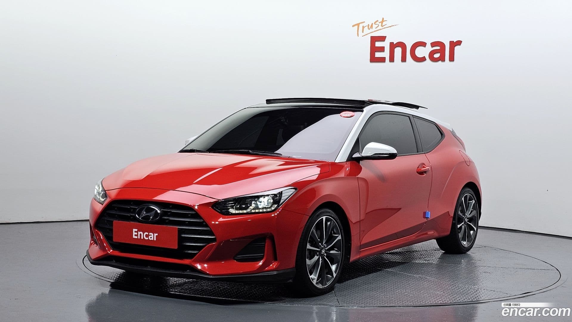 Main__Slider__Photo:Veloster Hyundai 2018.8-0