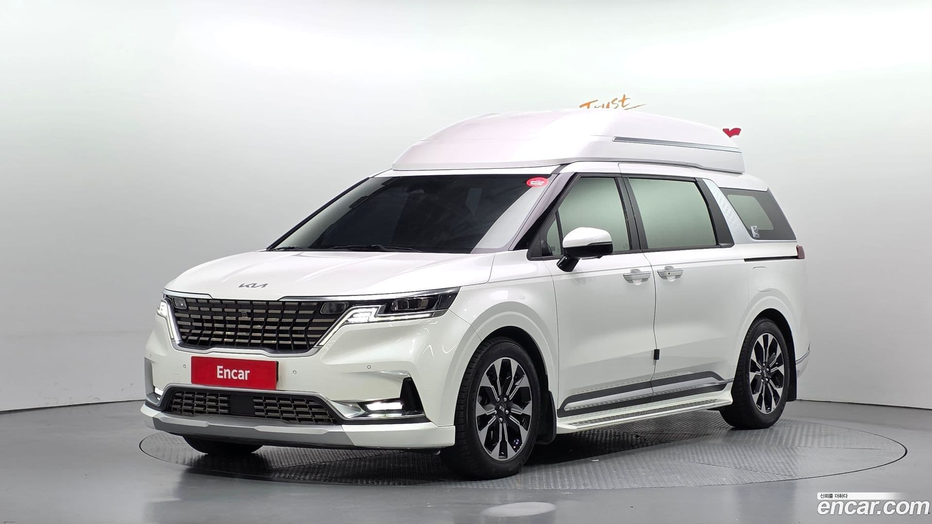 Main__Slider__Photo:Canival Kia 2021.4-0