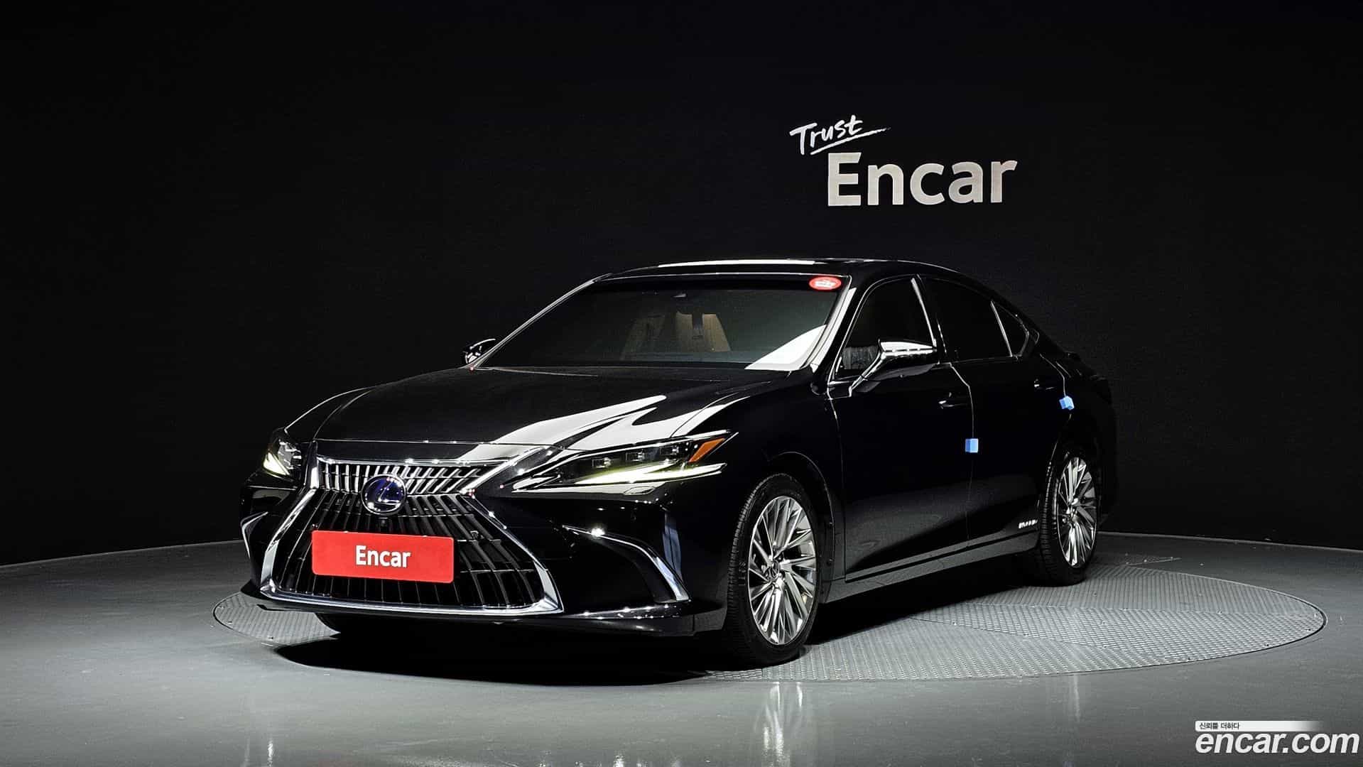 ES Lexus 2022.5-OUTER-001