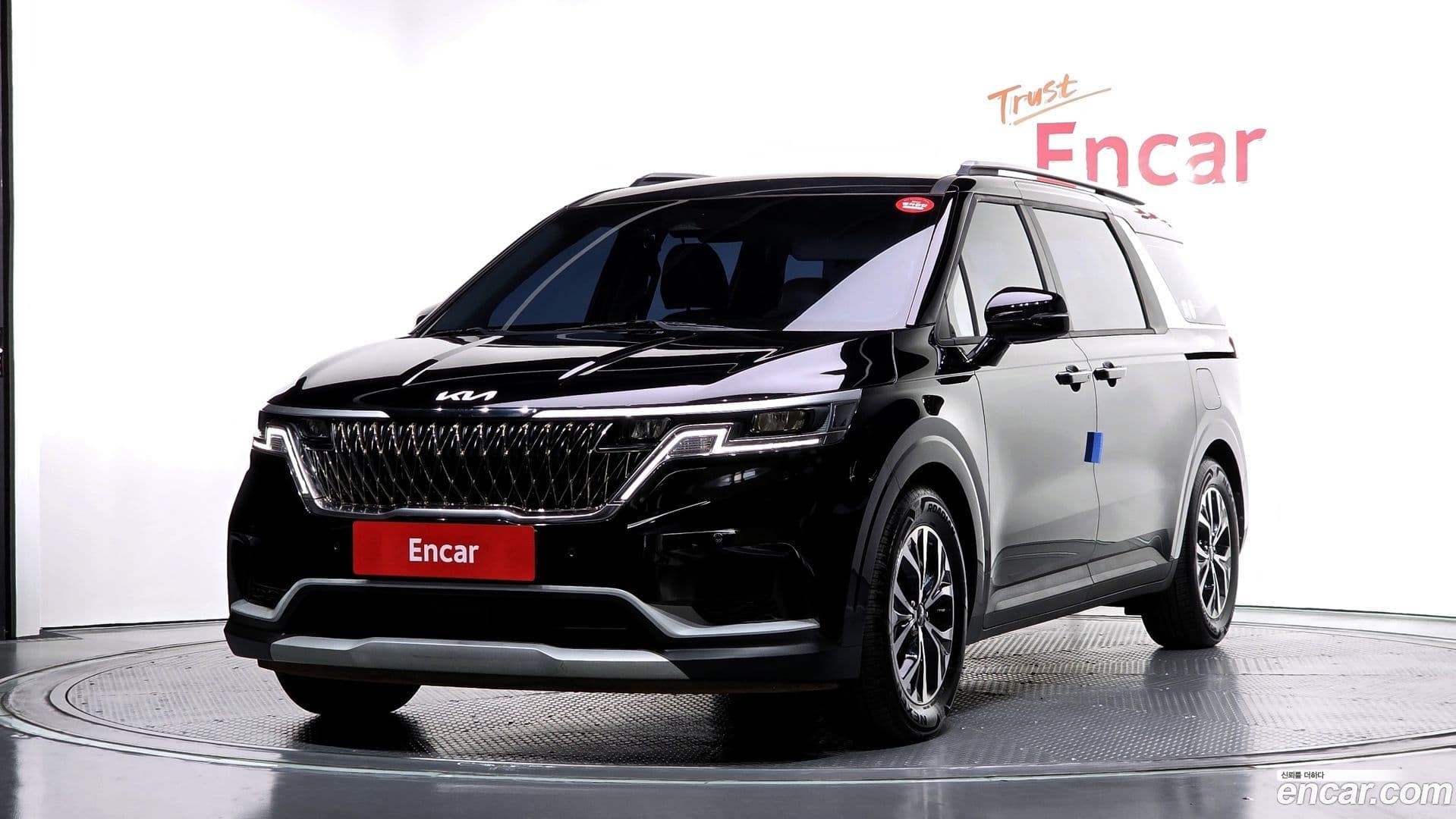 Main__Slider__Photo:Canival Kia 2023.3-0