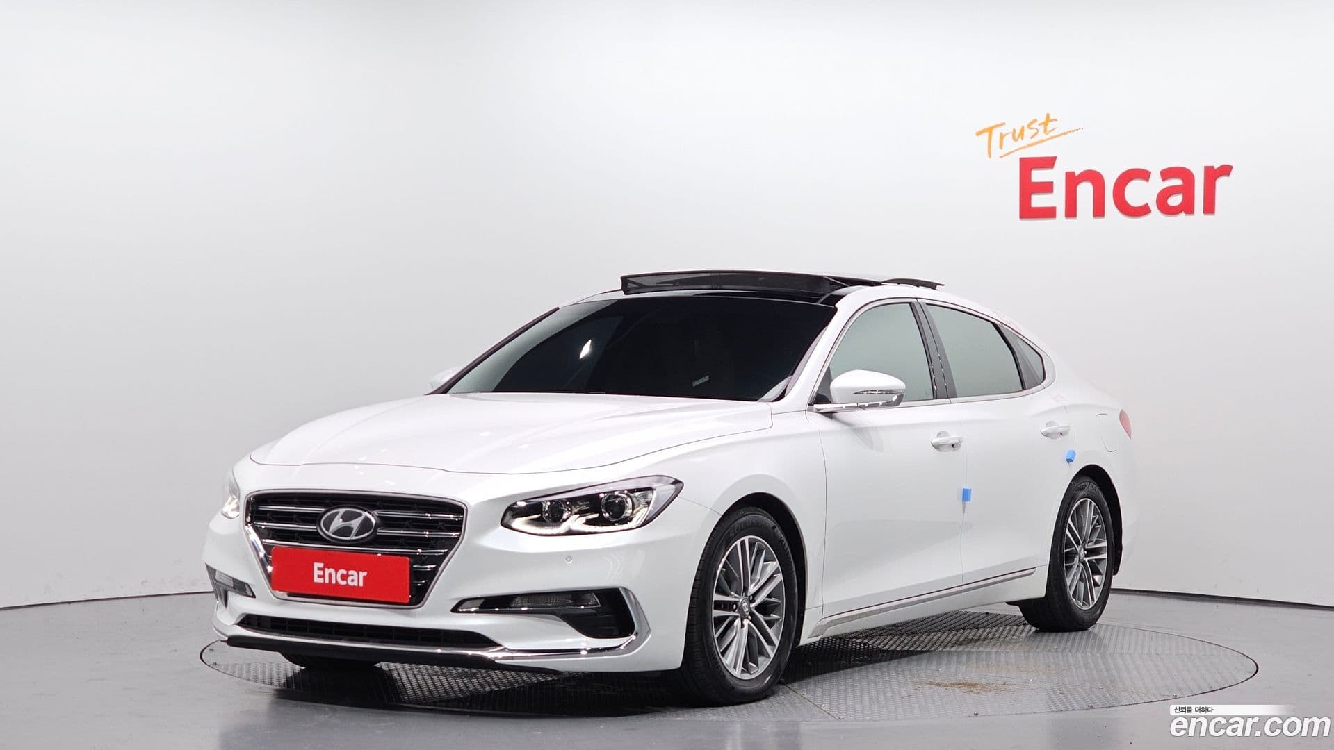 Main__Slider__Photo:Grandeur Hyundai 2017.2-0