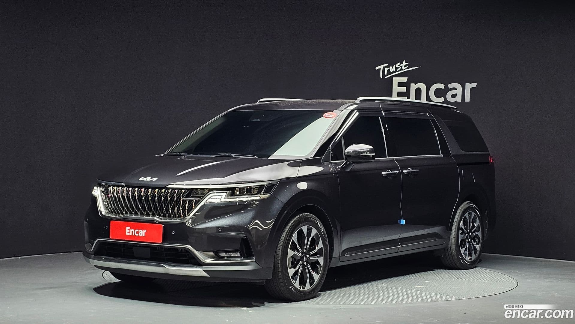 Main__Slider__Photo:Canival Kia 2023.8-0