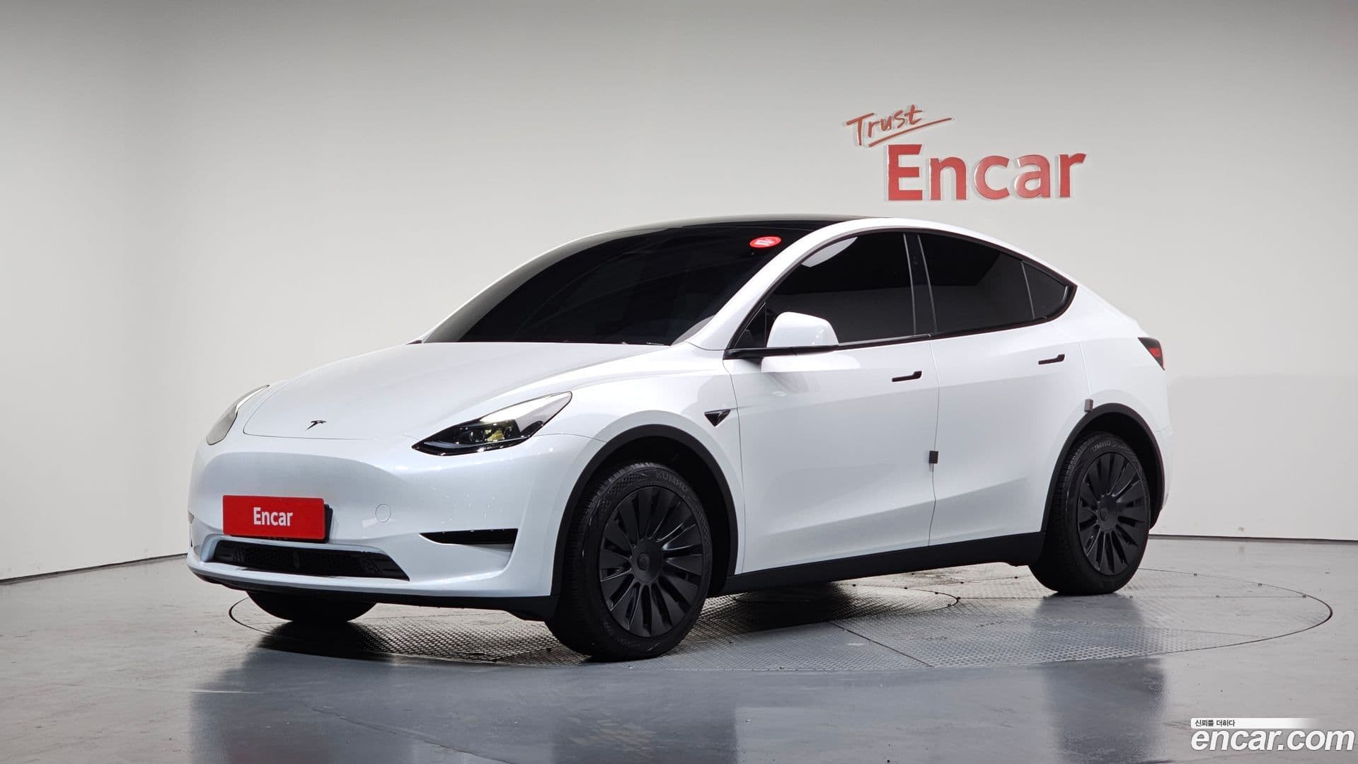 Main__Slider__Photo:Model Y Tesla 2024.7-0