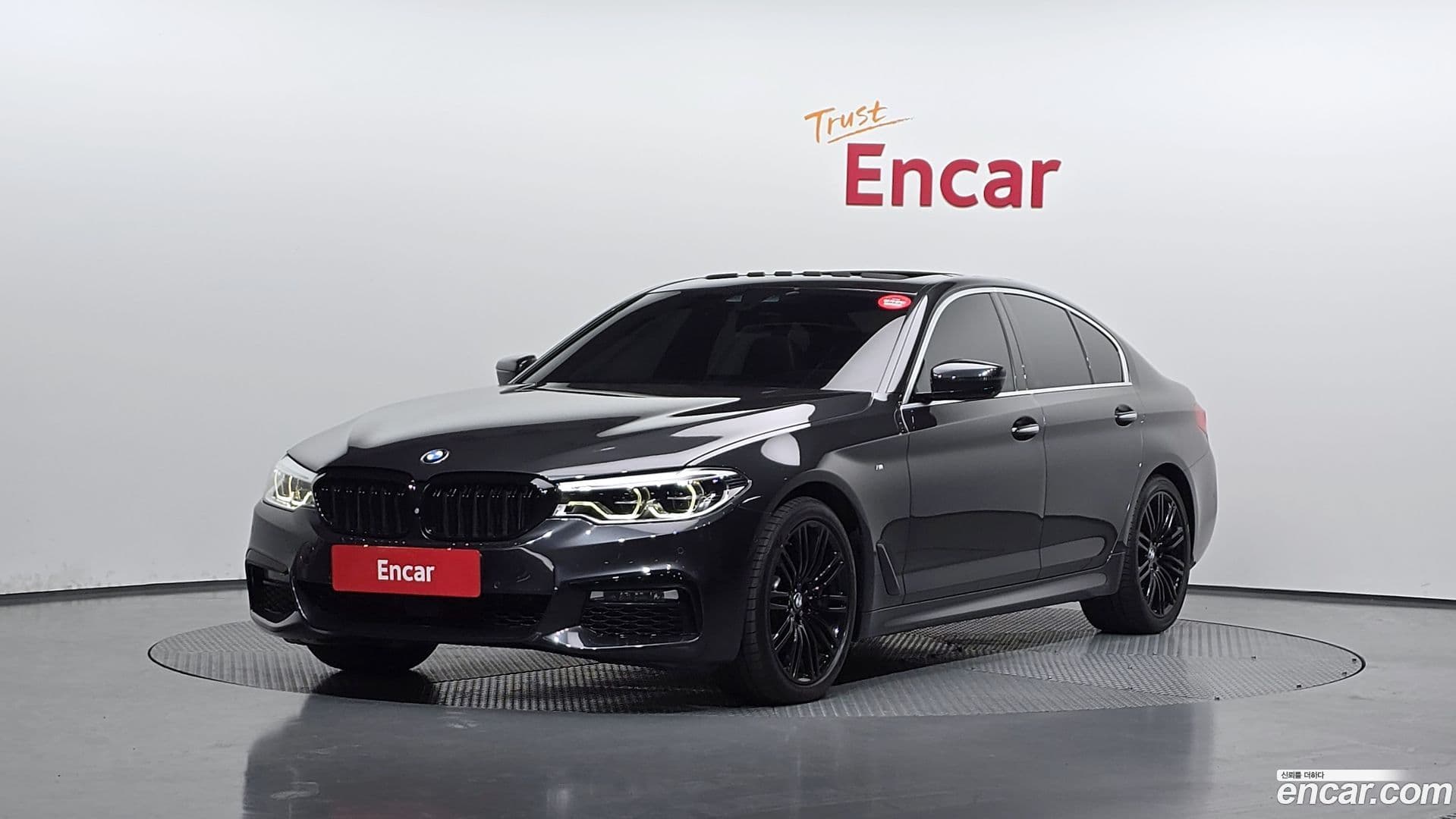 Main__Slider__Photo:5-Series BMW 2018.9-0