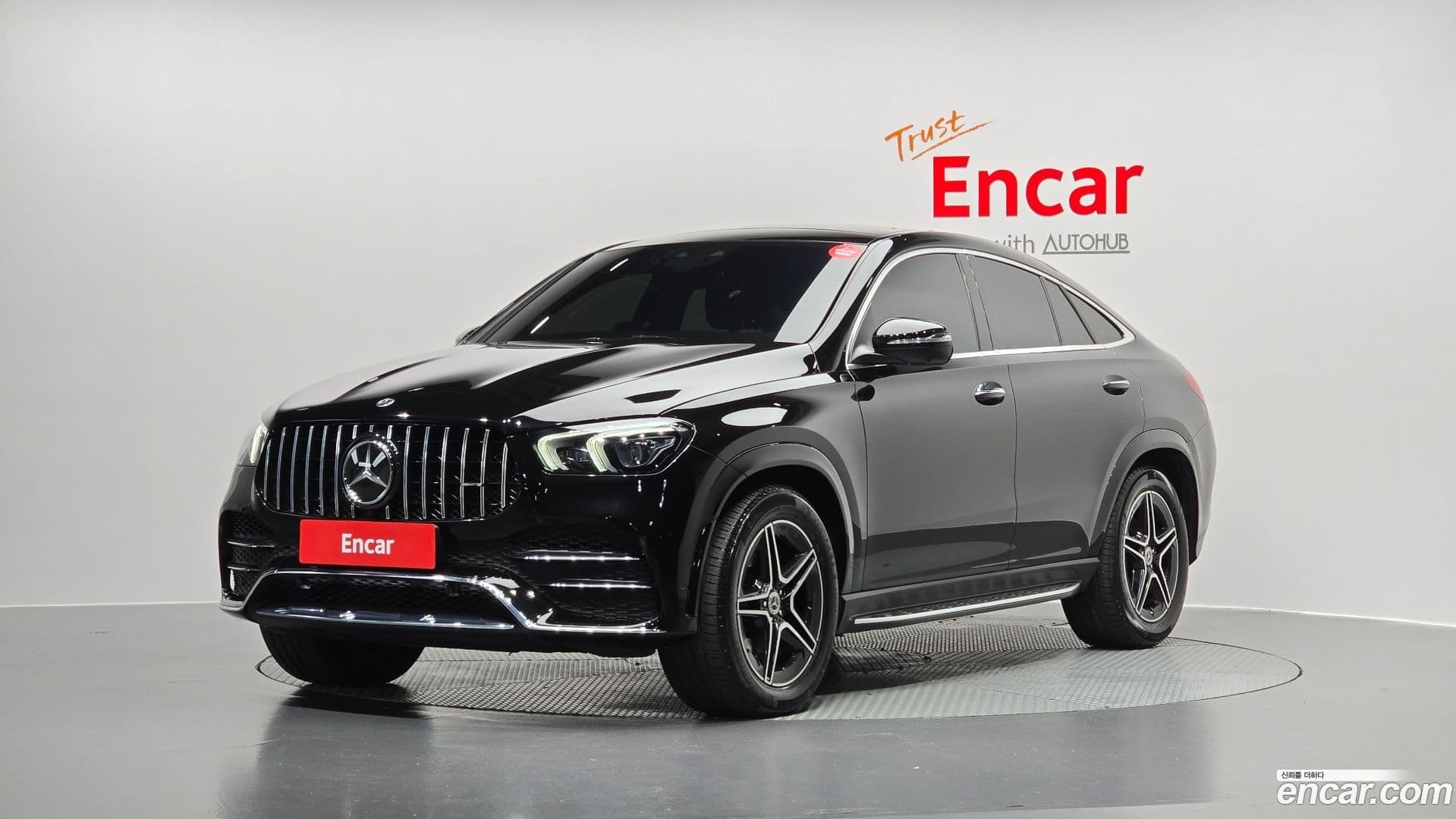 Main__Slider__Photo:GLE-Class Mercedes-Benz 2021.1-0