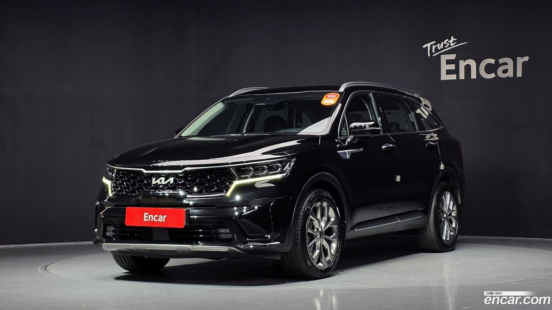 Main__Slider__Photo:Sorento Kia 2021.9-0