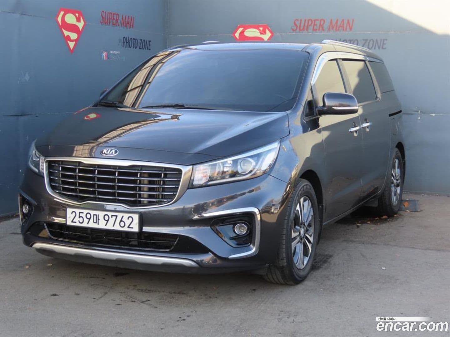 Main__Slider__Photo:Canival Kia 2019.3-0