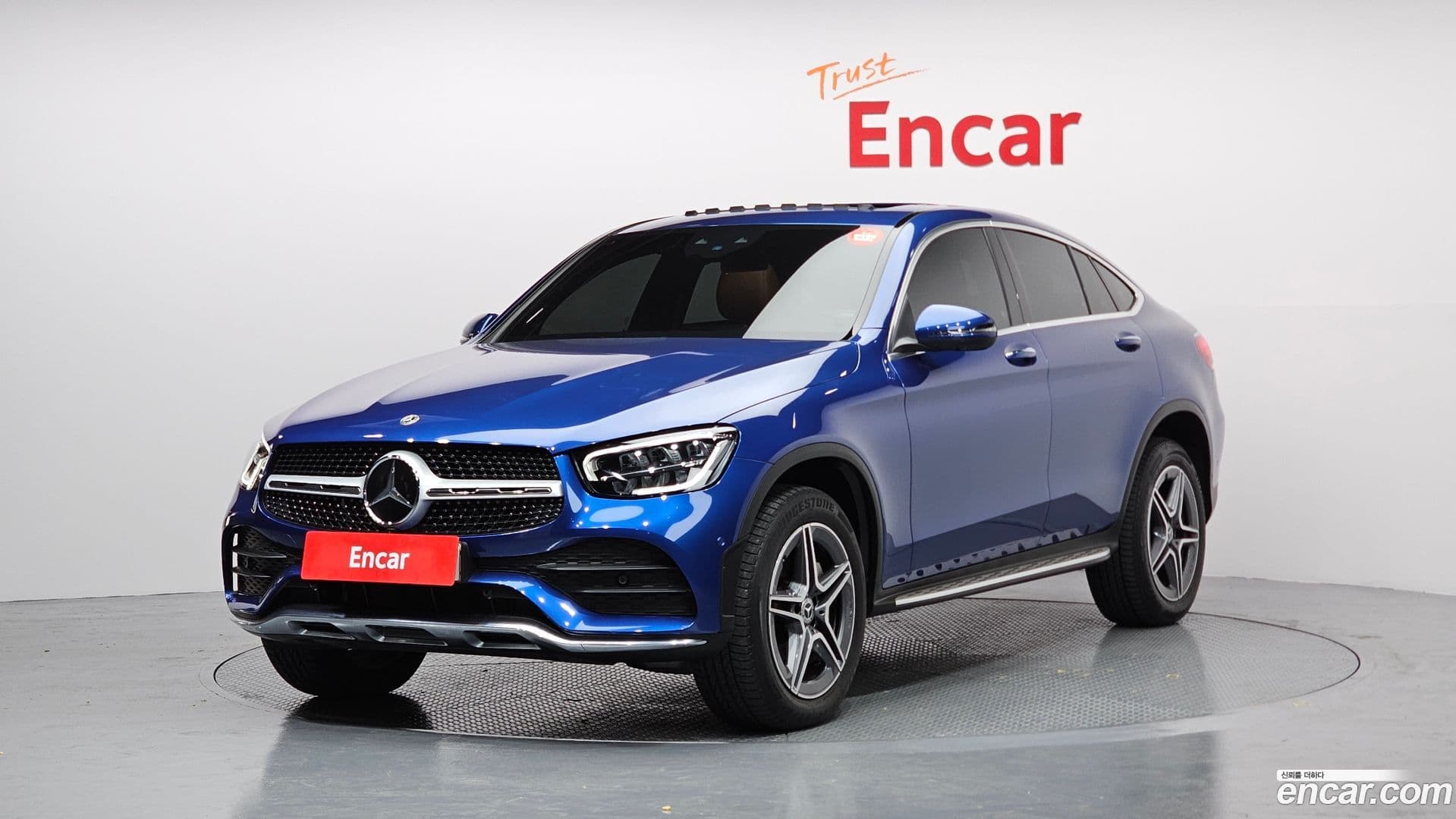 Main__Slider__Photo:GLC-Class Mercedes-Benz 2022.10-0