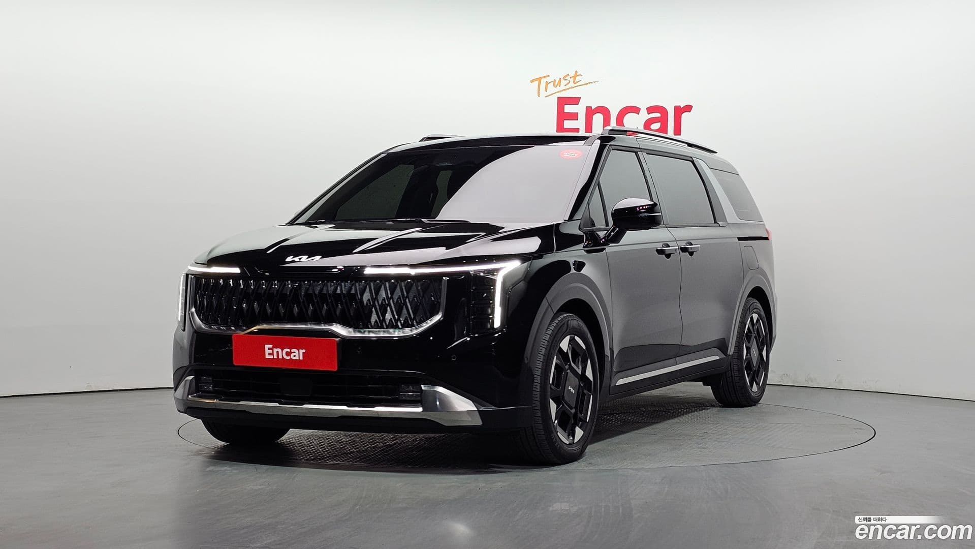Main__Slider__Photo:Canival Kia 2024.4-0