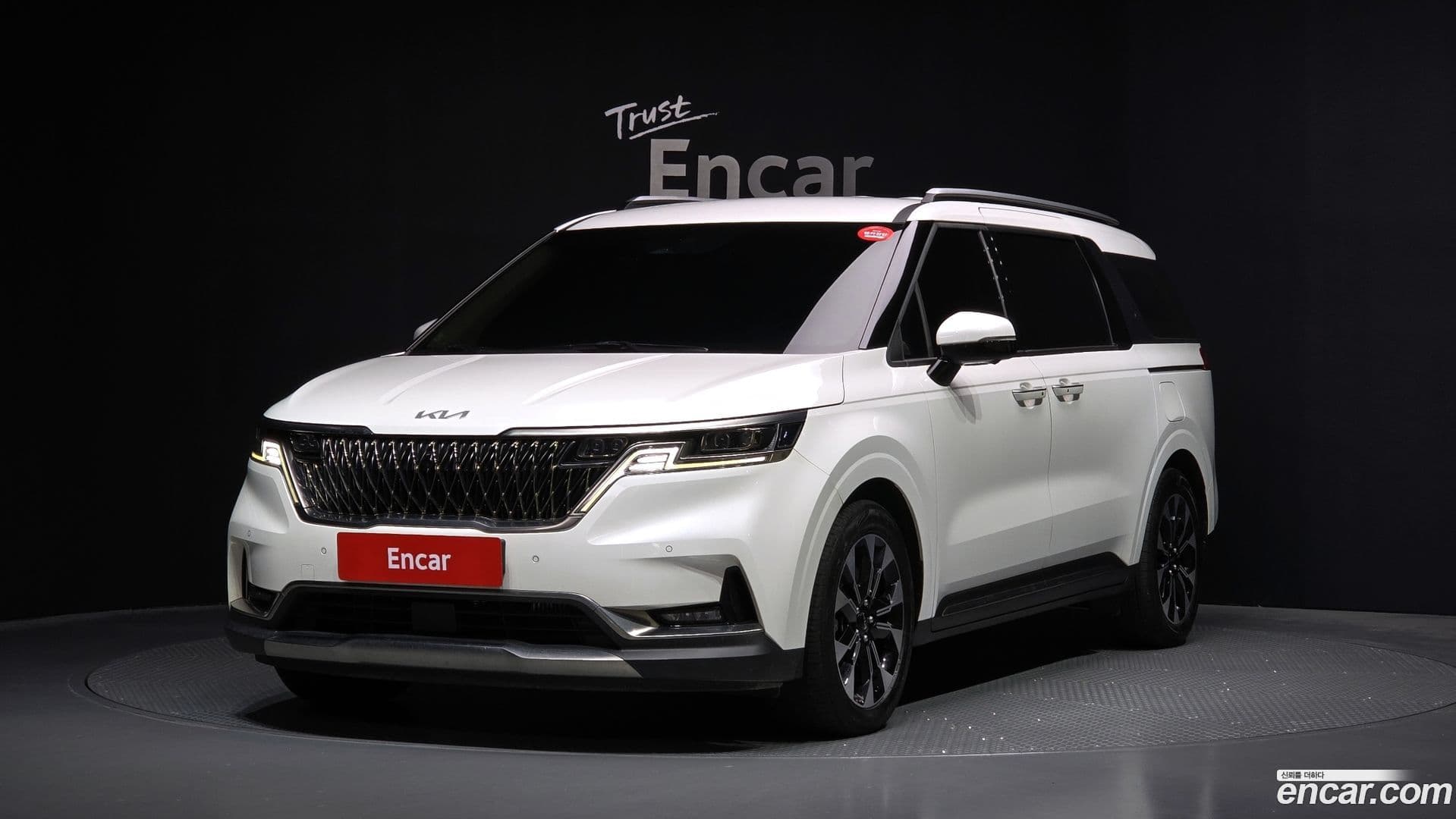 Main__Slider__Photo:Canival Kia 2022.1-0
