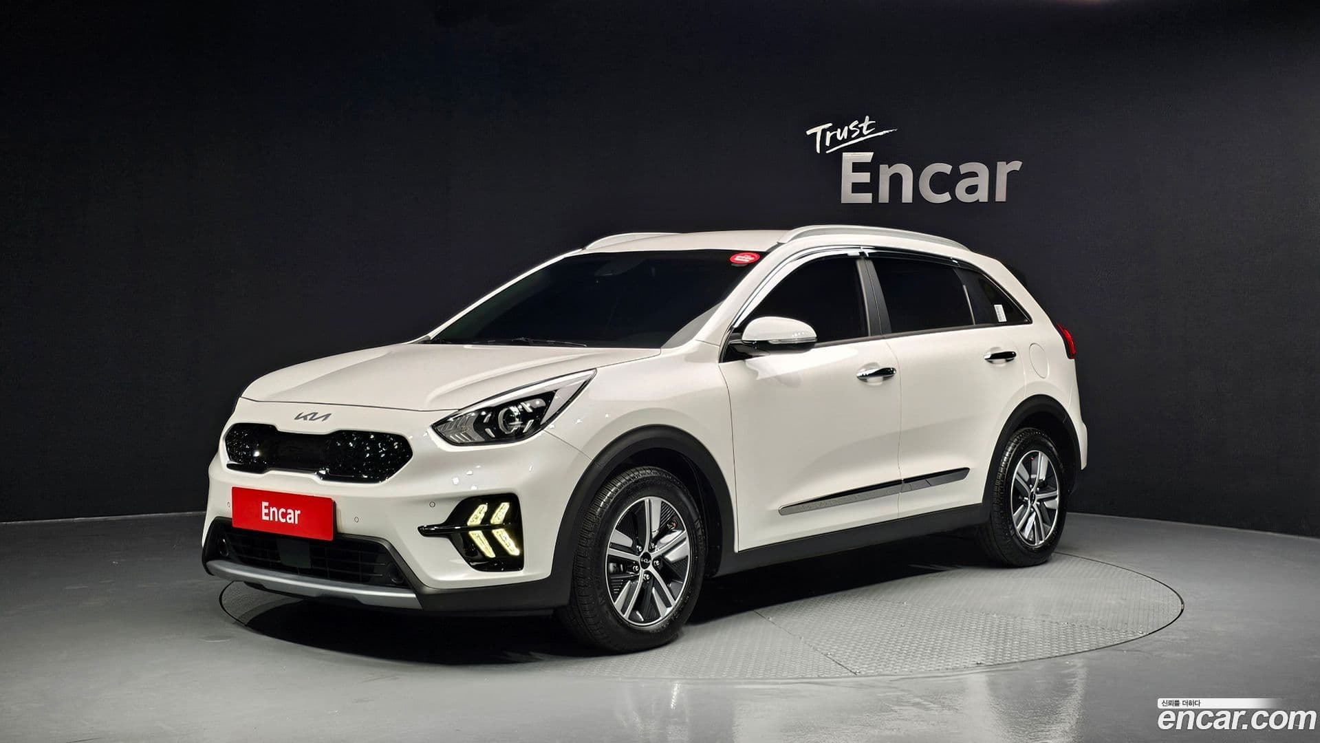 Main__Slider__Photo:Niro Kia 2021.11-0