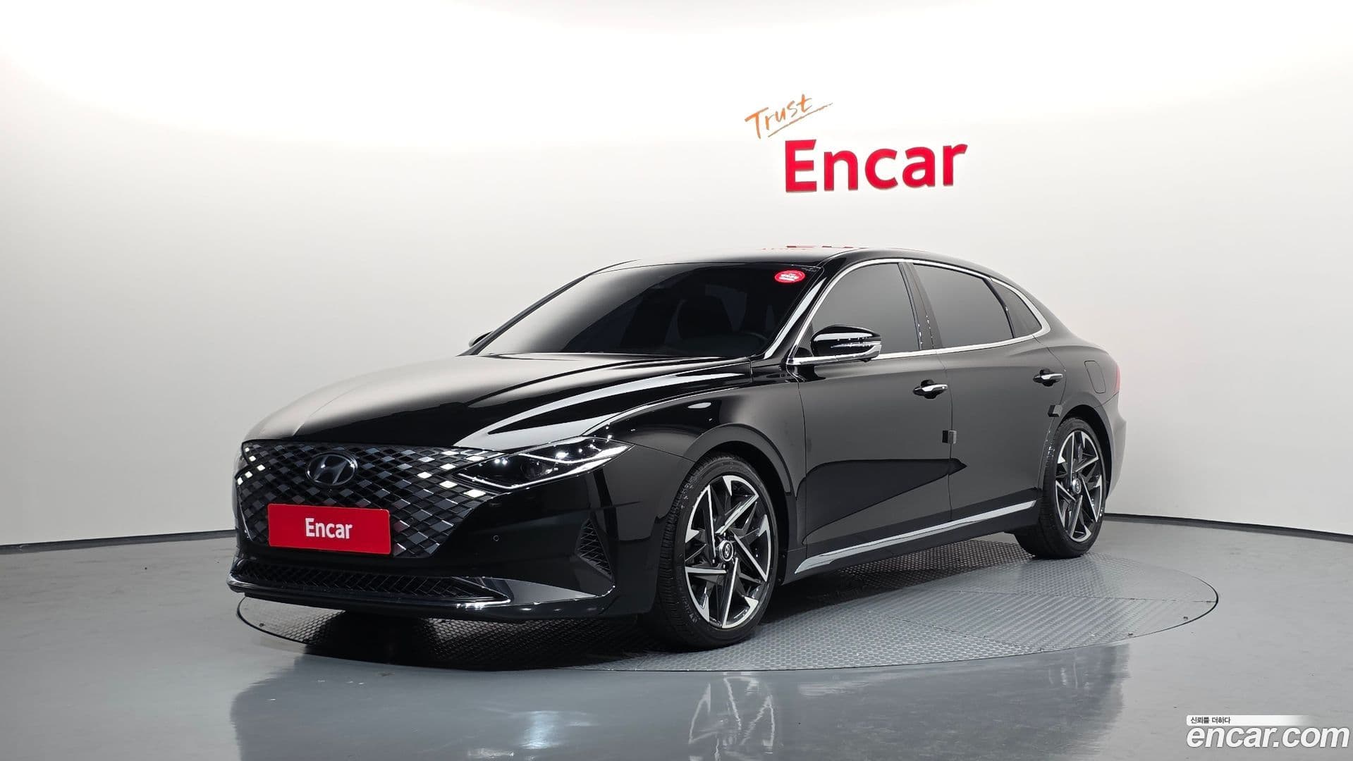Main__Slider__Photo:Grandeur Hyundai 2020.5-0
