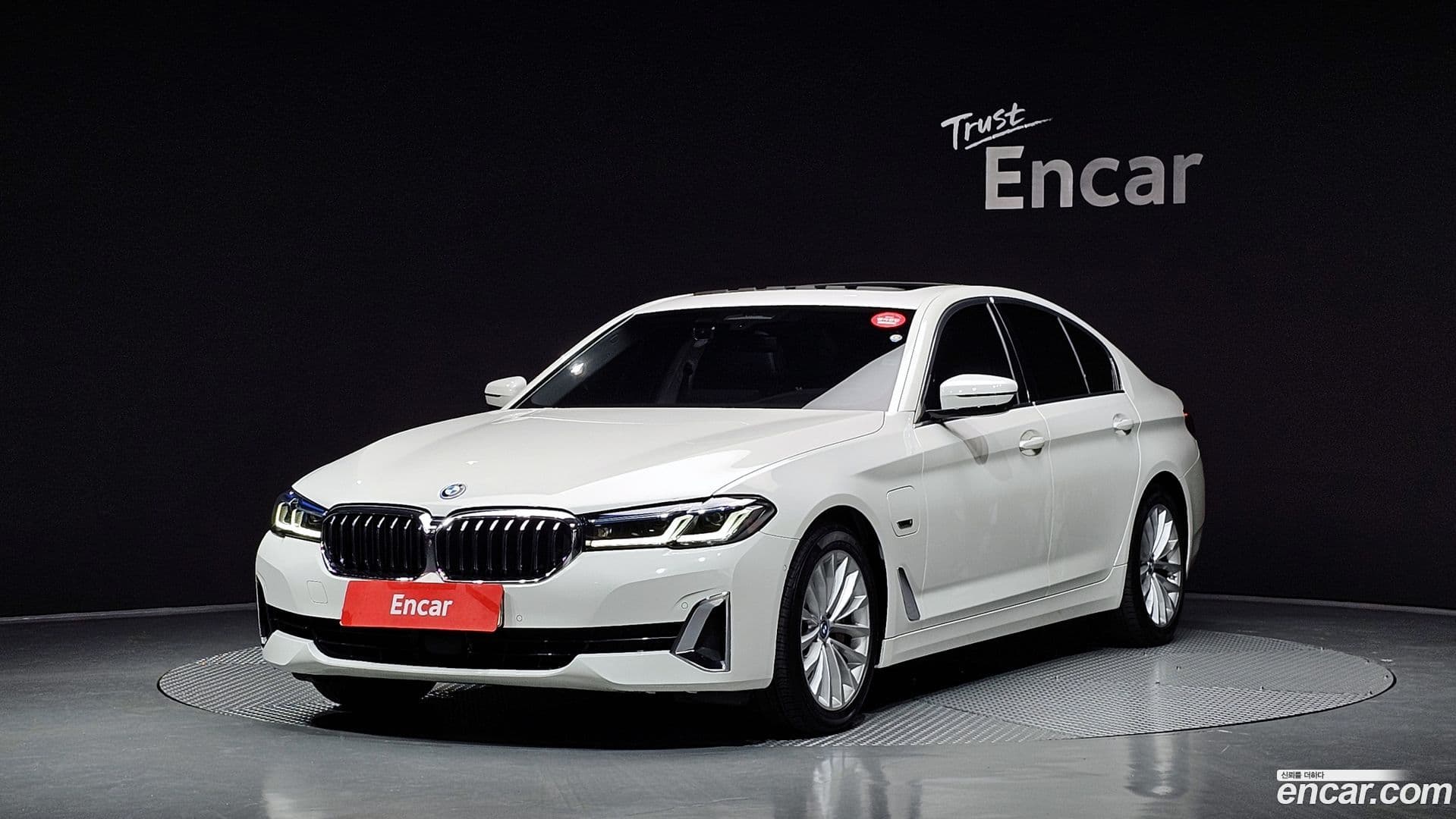 Main__Slider__Photo:5-Series BMW 2022.3-0
