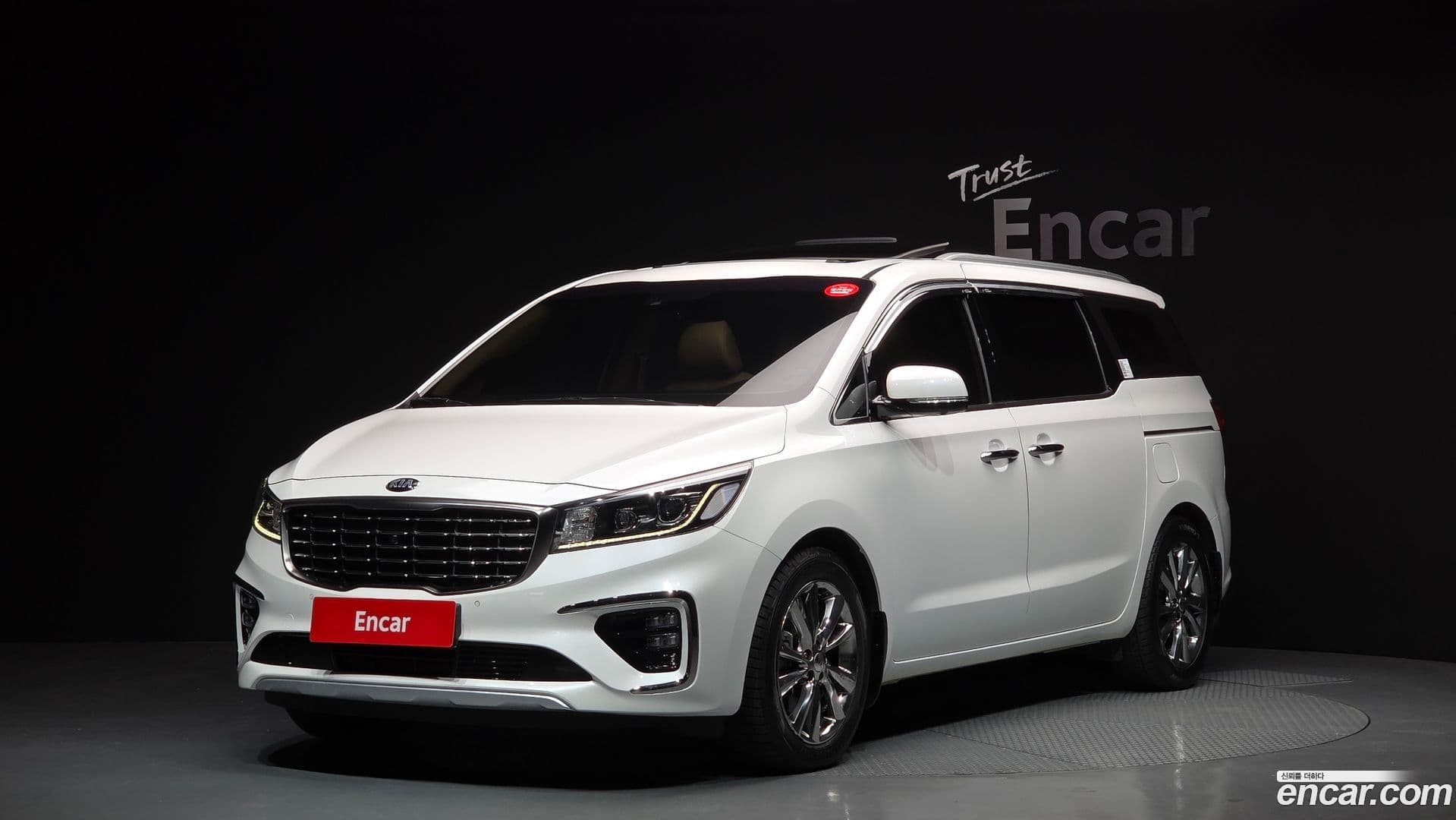 Main__Slider__Photo:Canival Kia 2018.4-0