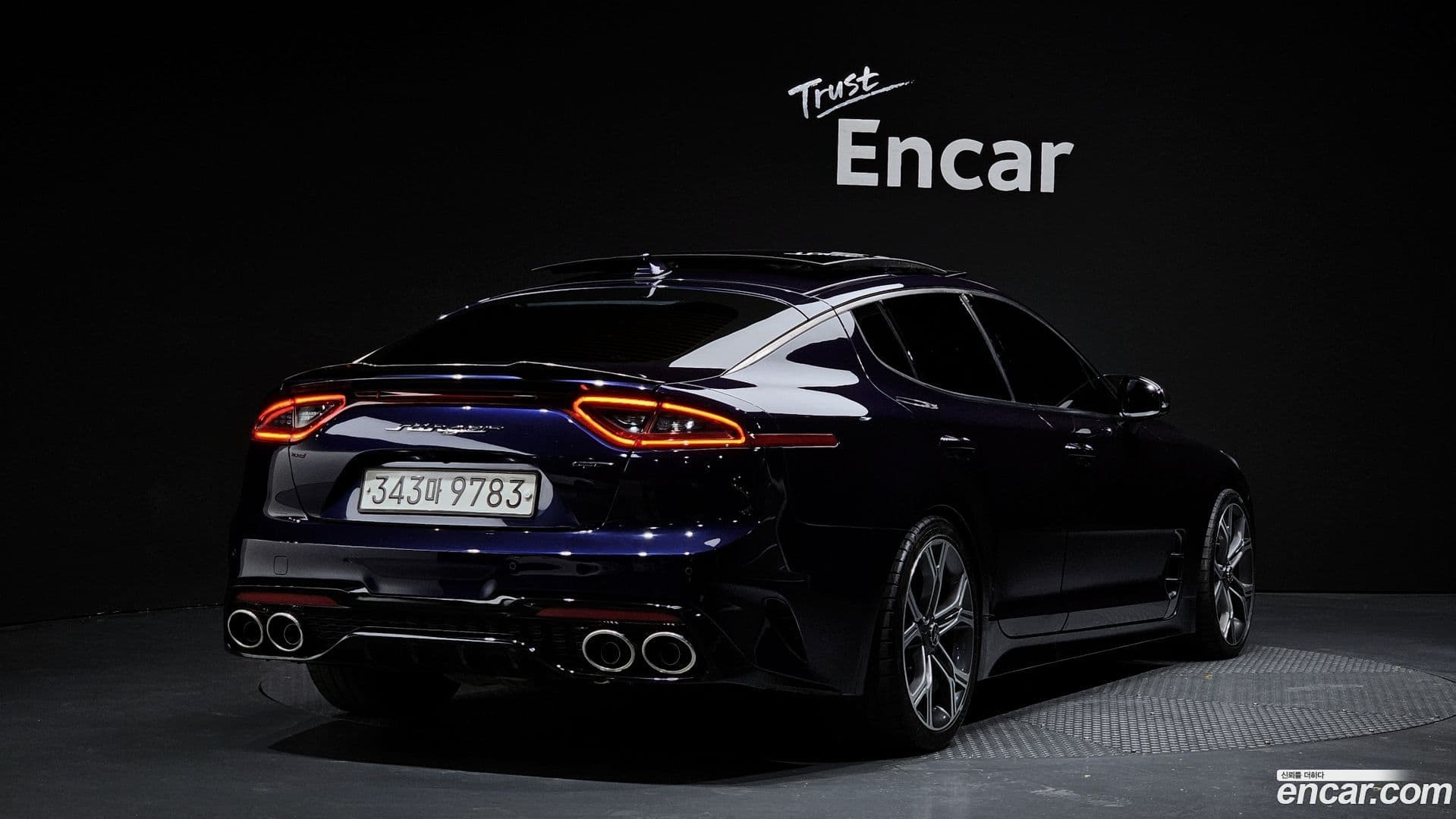 Main__Slider__Photo:Stinger Kia 2019.10-0