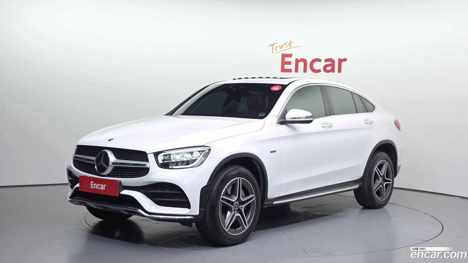 Main__Slider__Photo:GLC-Class Mercedes-Benz 2020.9-0
