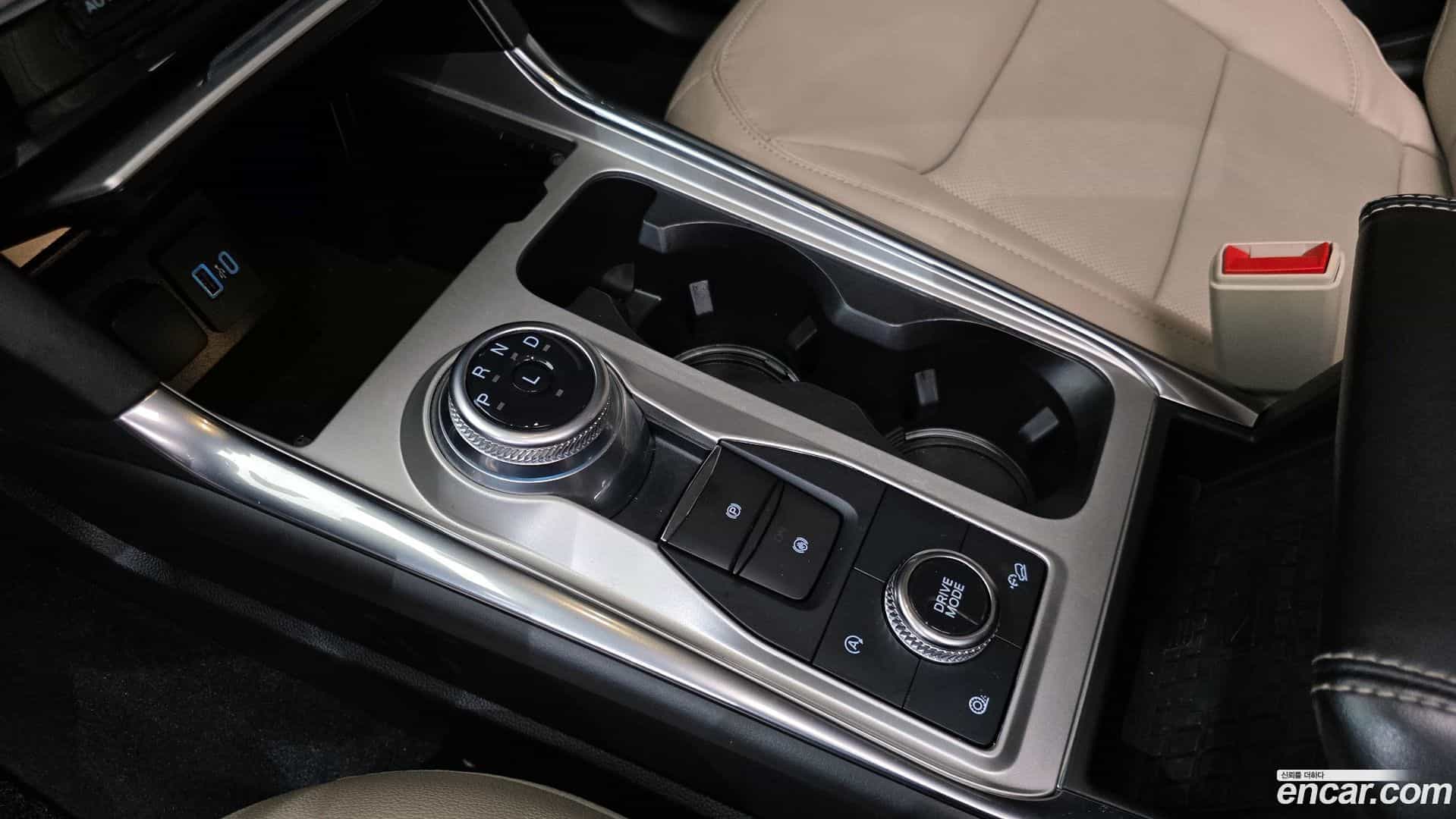 Explorer Ford 2021.10-INNER-009