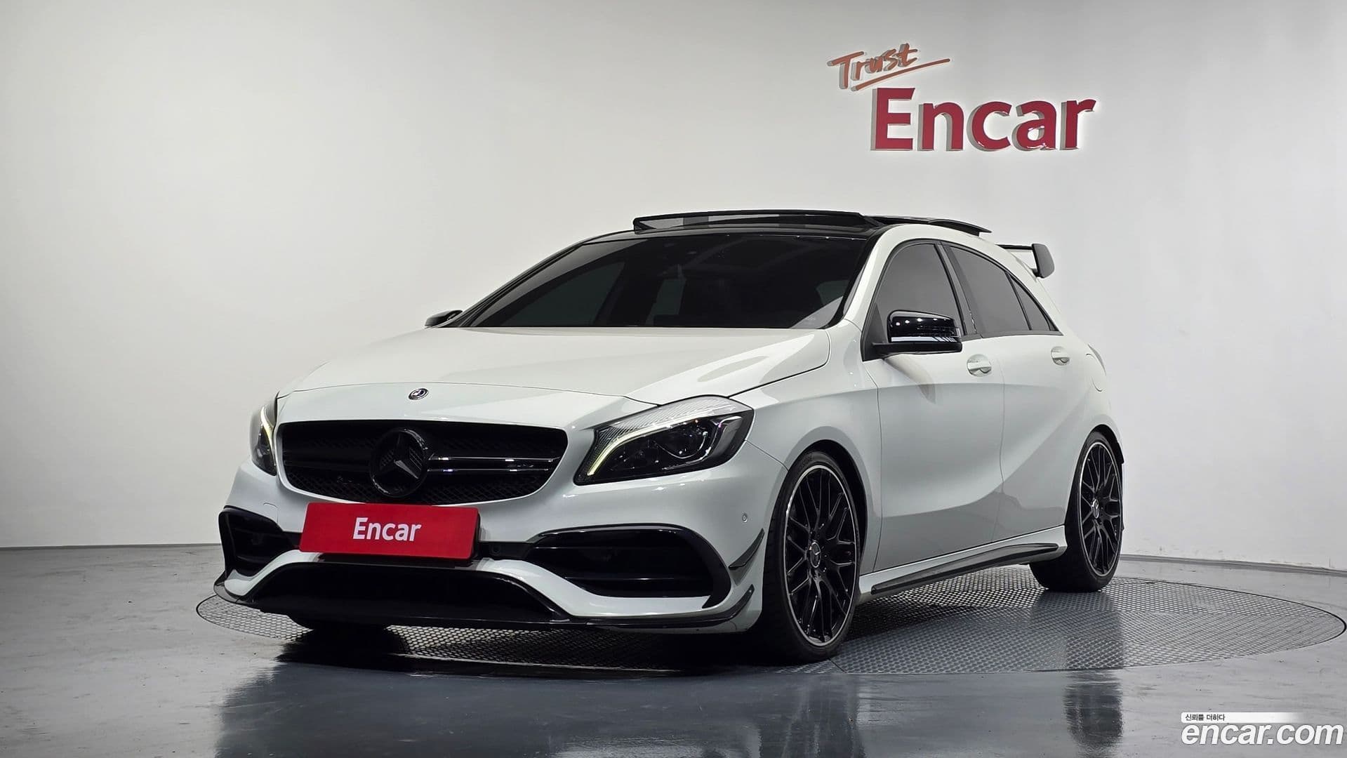 Main__Slider__Photo:A-Class Mercedes-Benz 2018.4-0