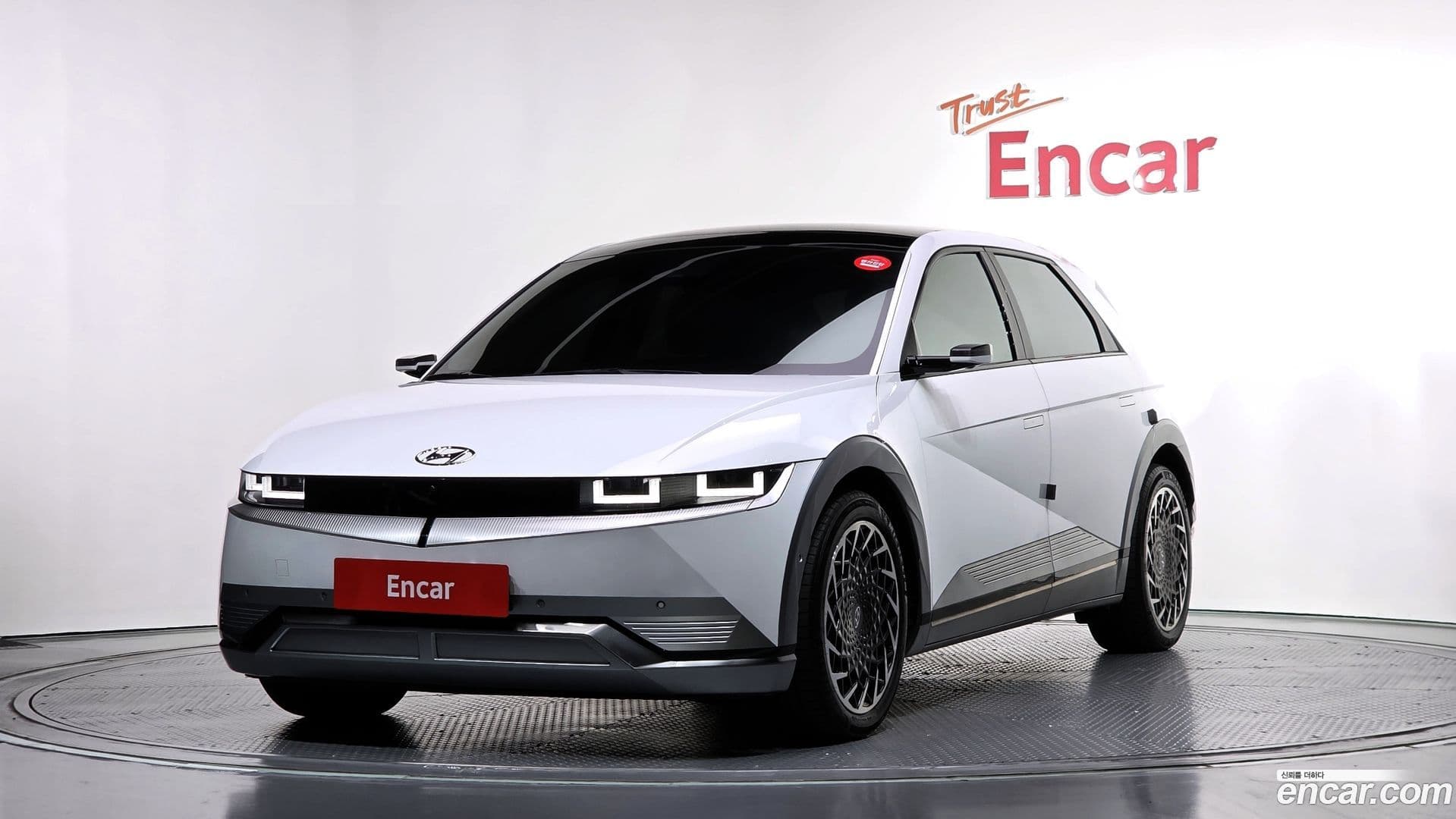 Main__Slider__Photo:Ioniq5 Hyundai 2023.11-0