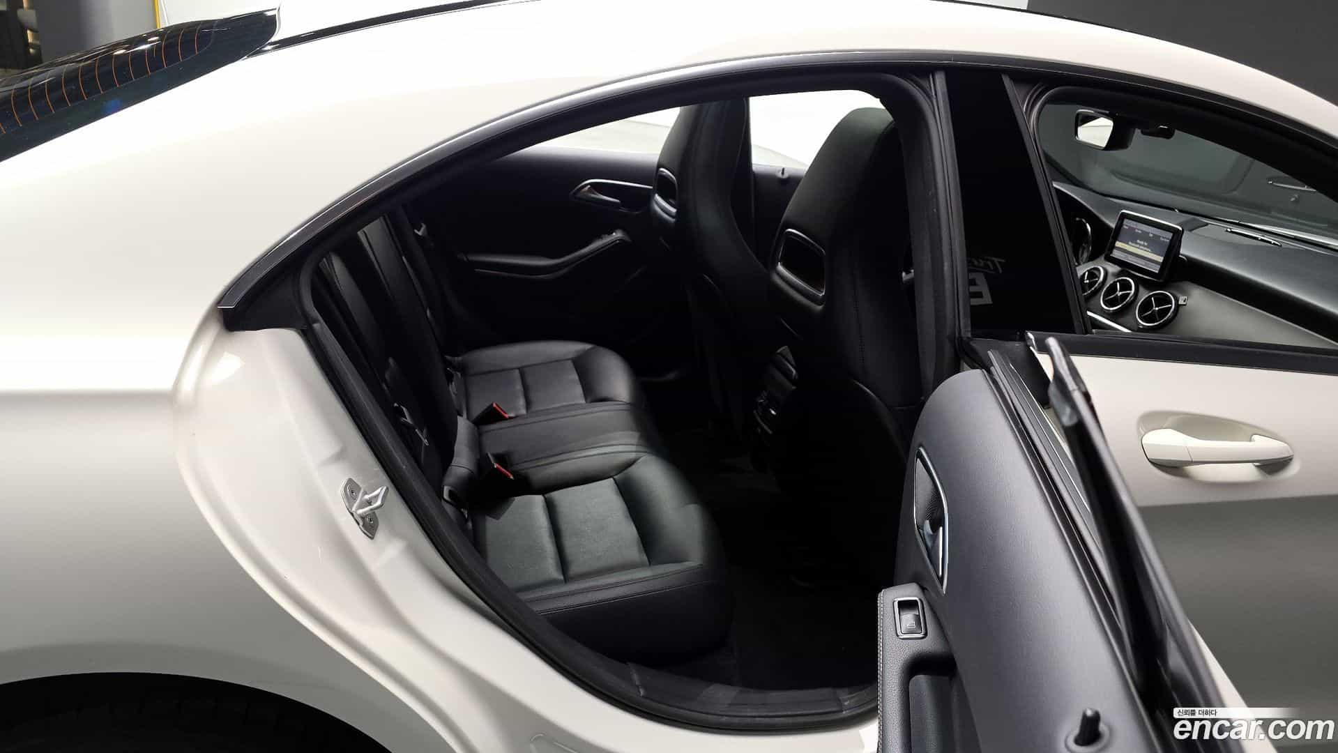 CLA-Class Mercedes-Benz 2014.5-OPTION-016