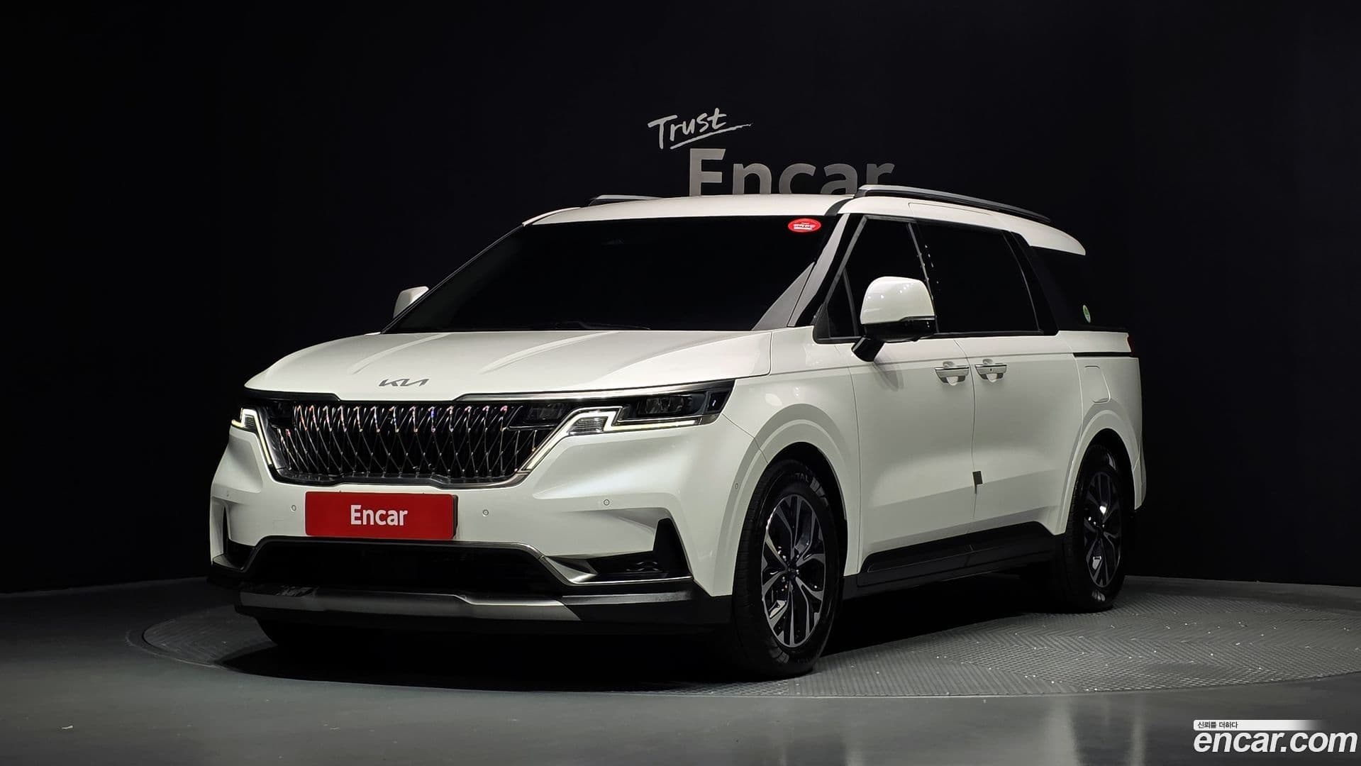 Main__Slider__Photo:Canival Kia 2023.3-0