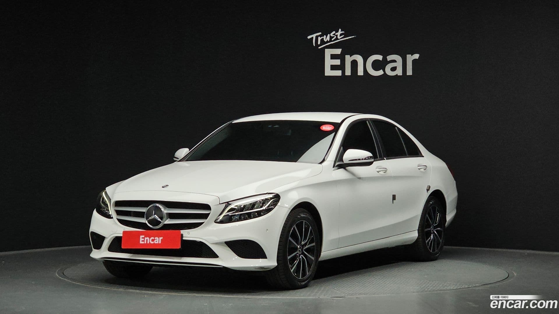 Main__Slider__Photo:C-Class Mercedes-Benz 2020.3-0