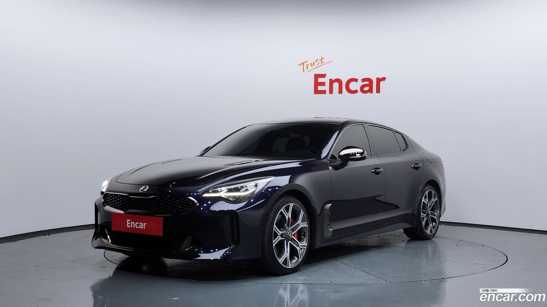 Main__Slider__Photo:Stinger Kia 2019.1-0