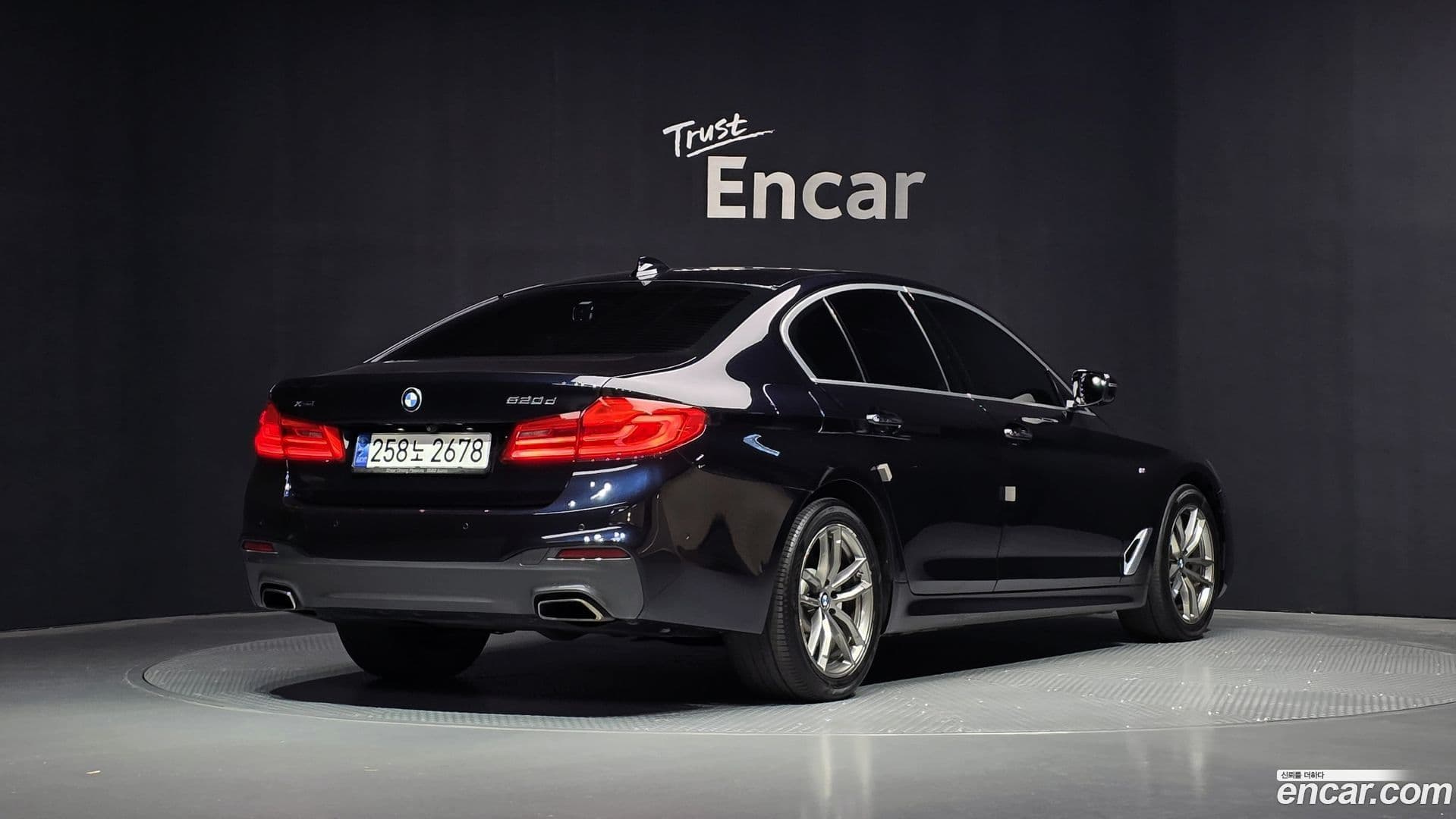 Main__Slider__Photo:5-Series BMW 2018.4-0