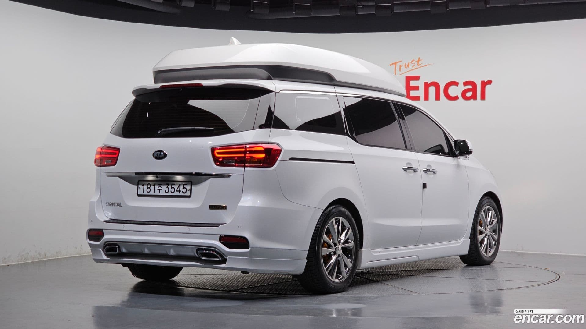 Main__Slider__Photo:Canival Kia 2019.9-0