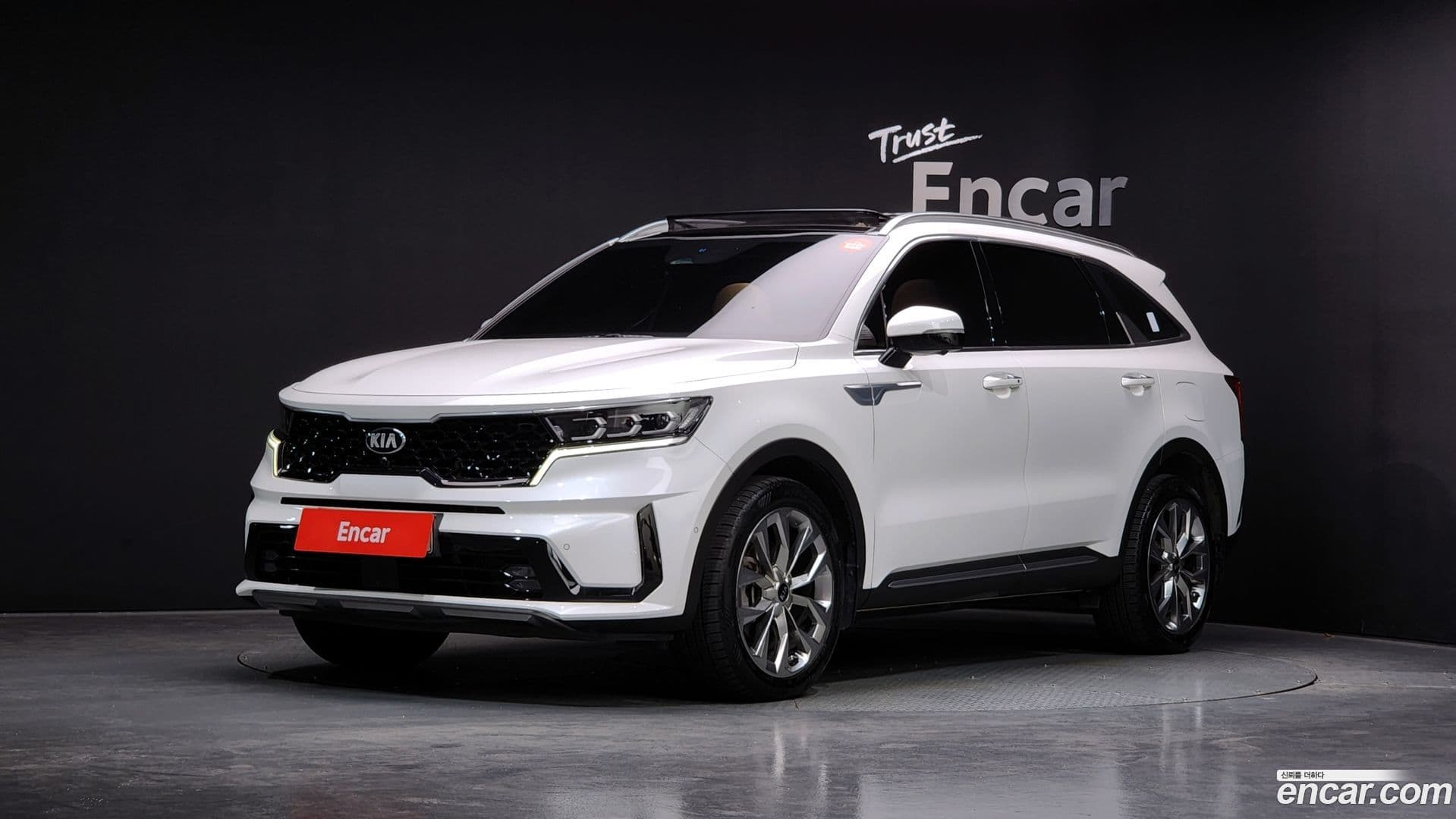 Main__Slider__Photo:Sorento Kia 2020.8-0
