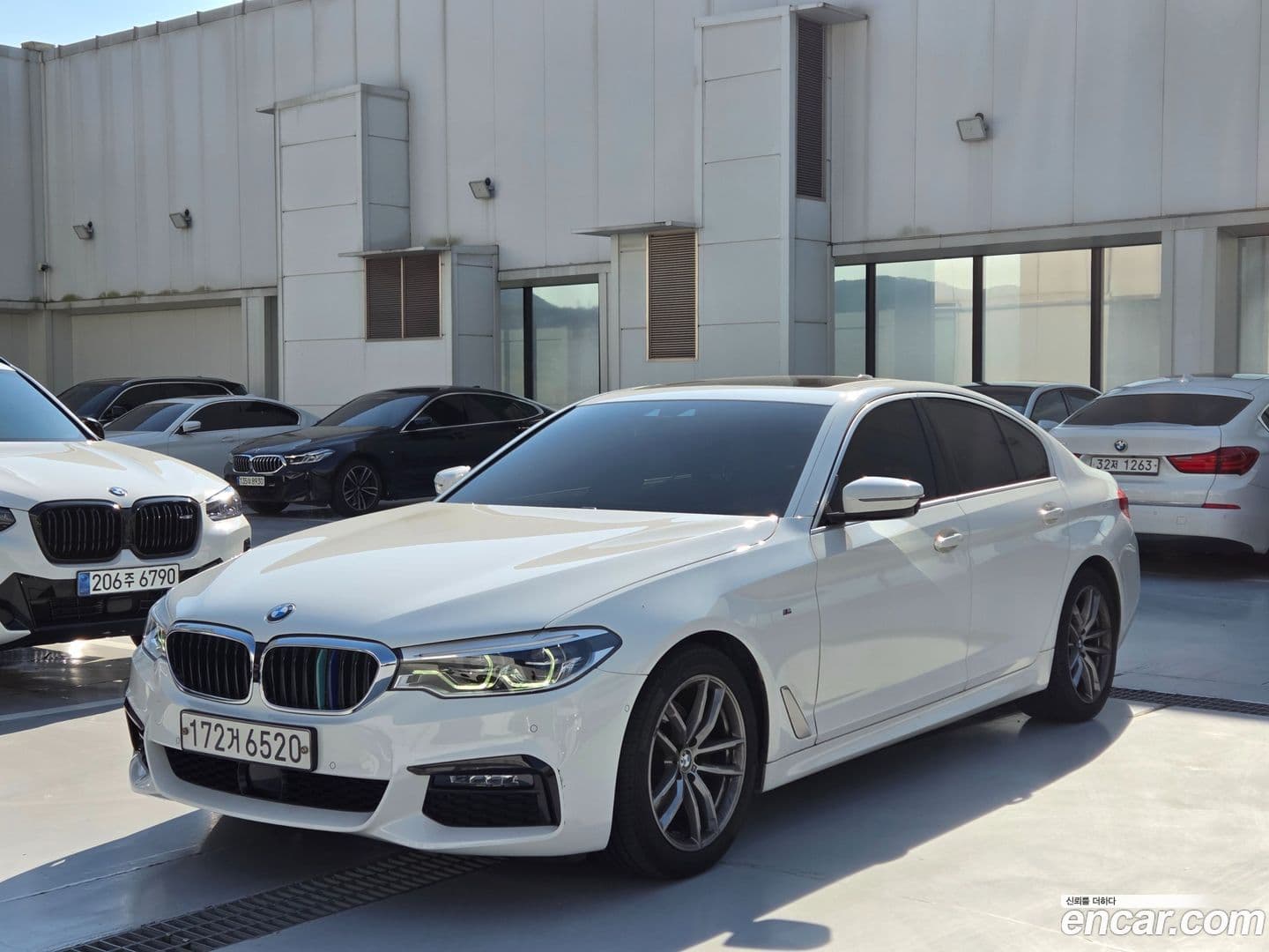 Main__Slider__Photo:5-Series BMW 2019.10-0