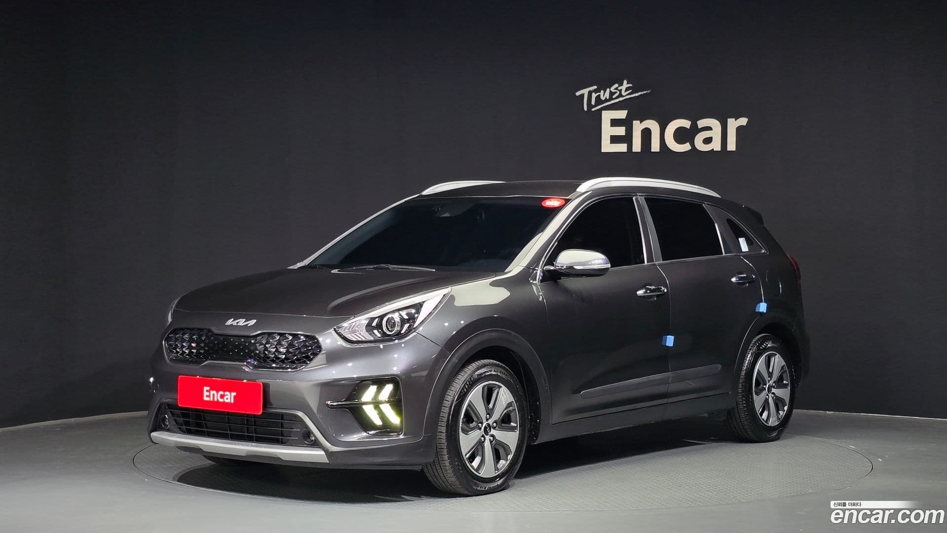 Main__Slider__Photo:Niro Kia 2021.8-0