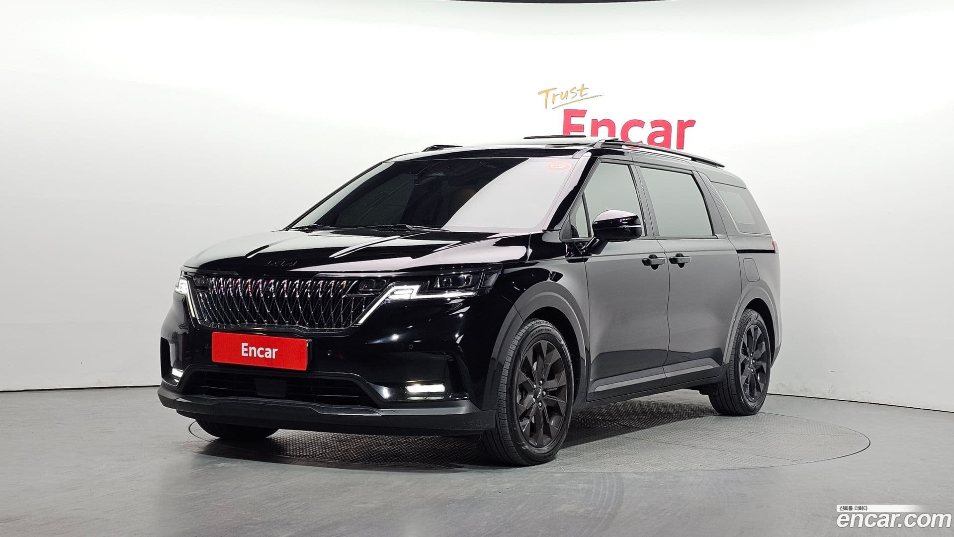 Main__Slider__Photo:Canival Kia 2023.10-0