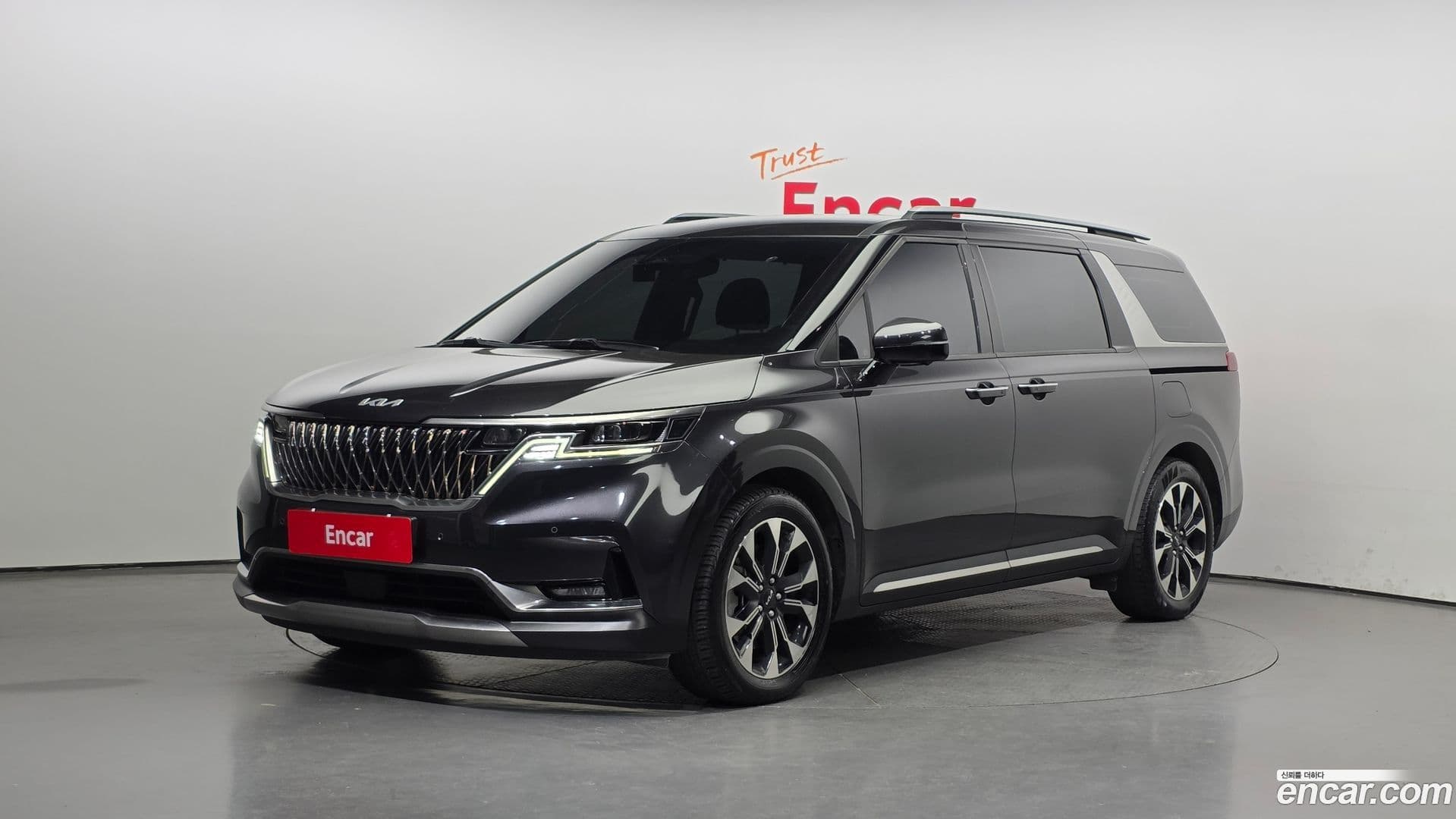 Main__Slider__Photo:Canival Kia 2023.1-0