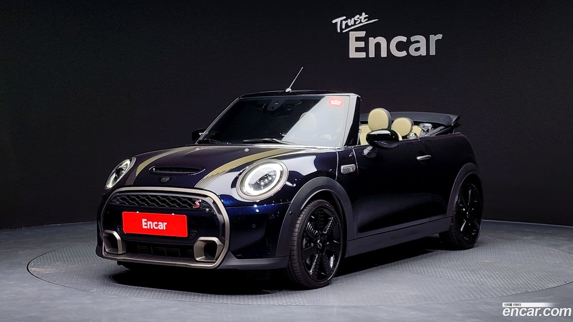 Main__Slider__Photo:Cooper Convertible Mini 2024.5-0