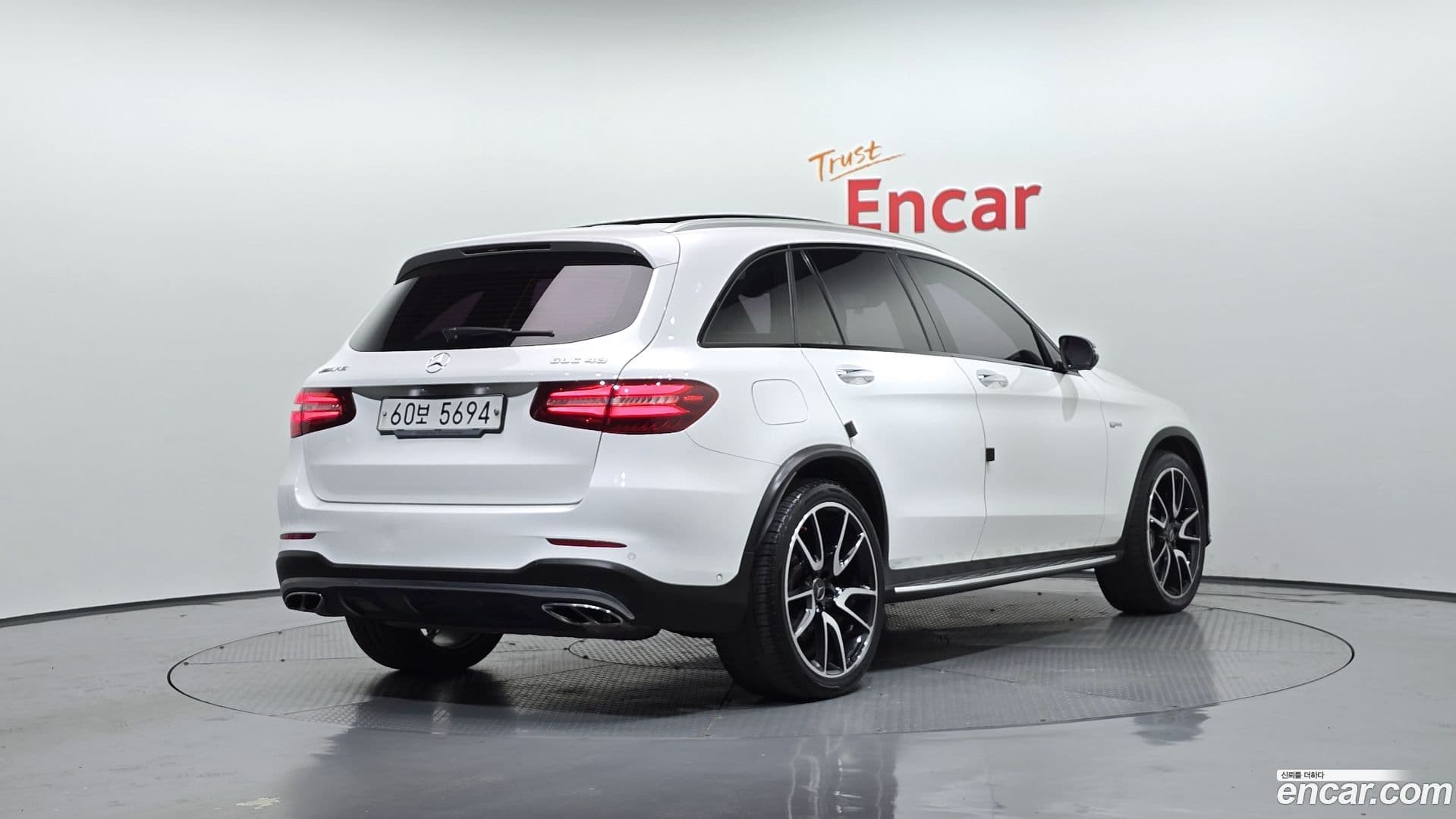 Main__Slider__Photo:GLC-Class Mercedes-Benz 2017.10-0