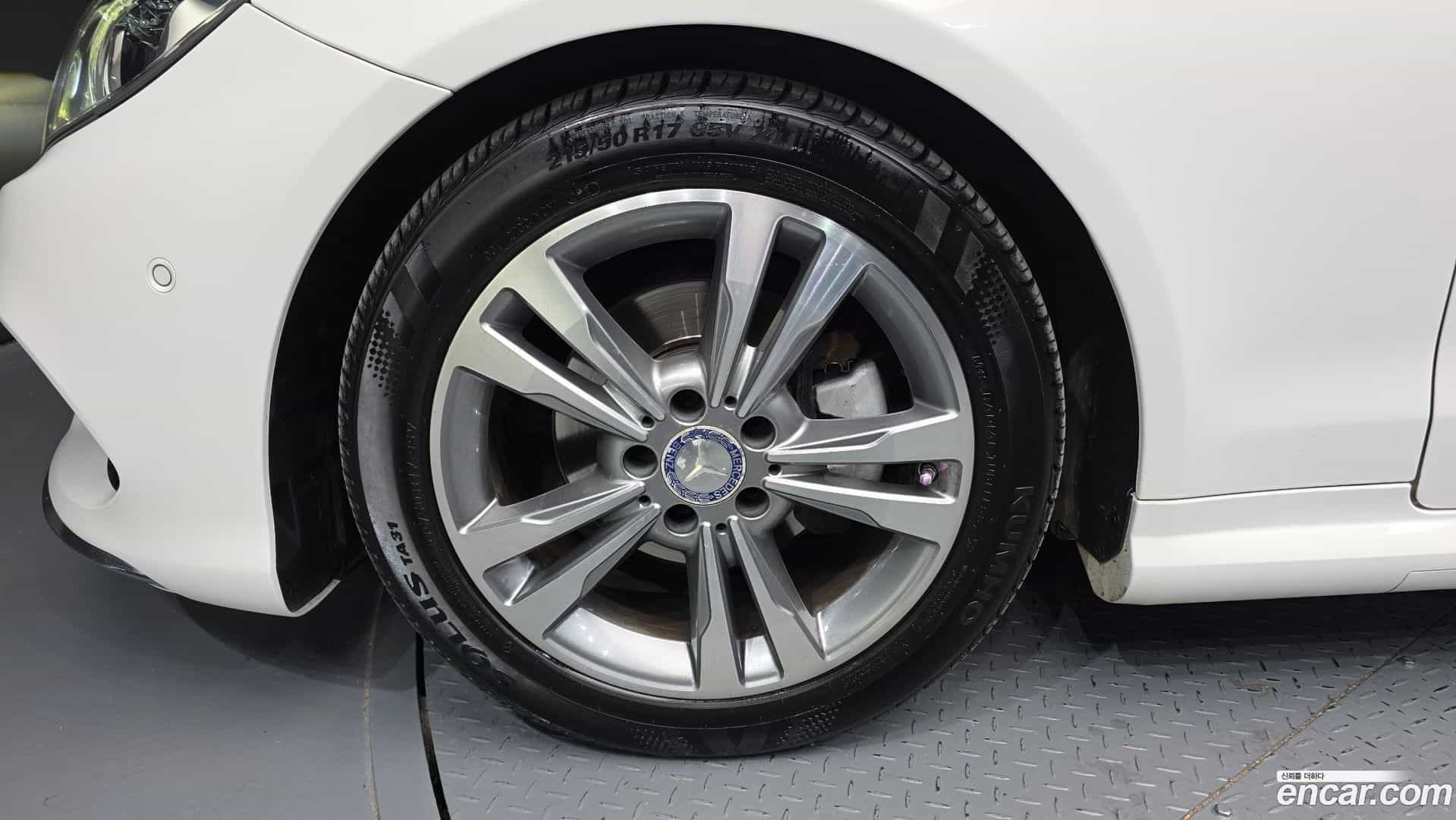 E-Class Mercedes-Benz 2014.4-OUTER-005