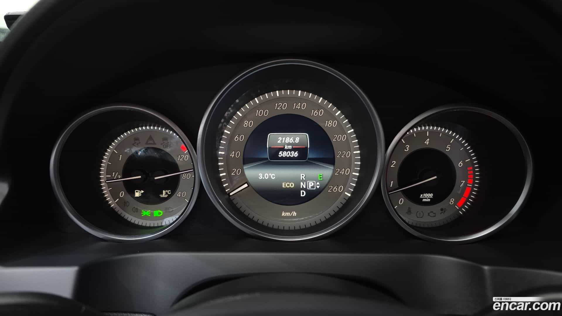 E-Class Mercedes-Benz 2014.4-INNER-008
