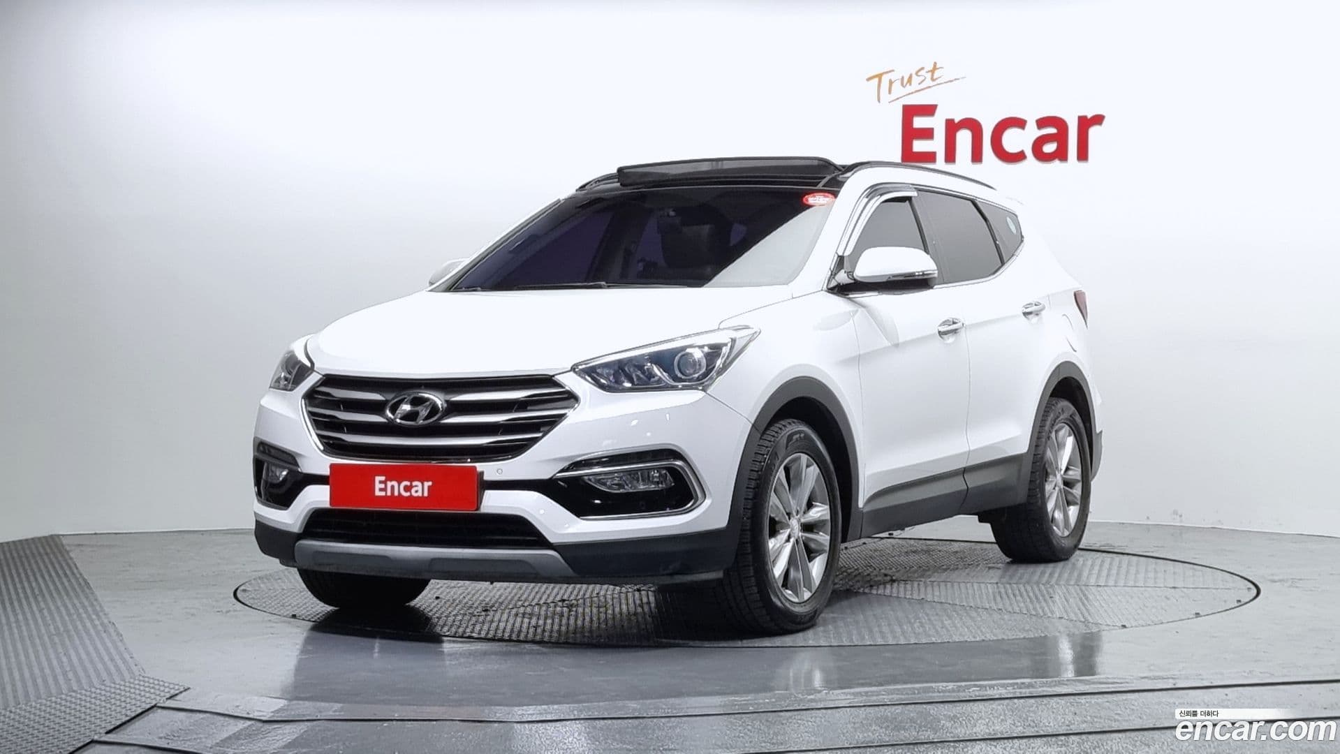 Main__Slider__Photo:Santafe Hyundai 2017.11-0
