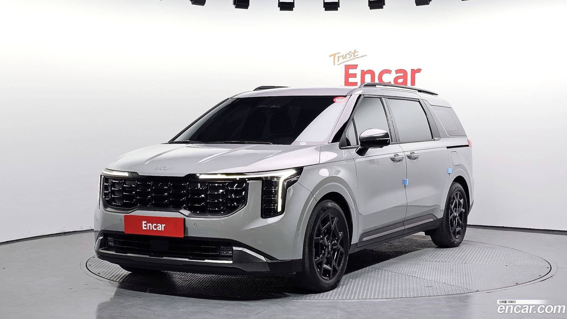 Main__Slider__Photo:Canival Kia 2024.9-0